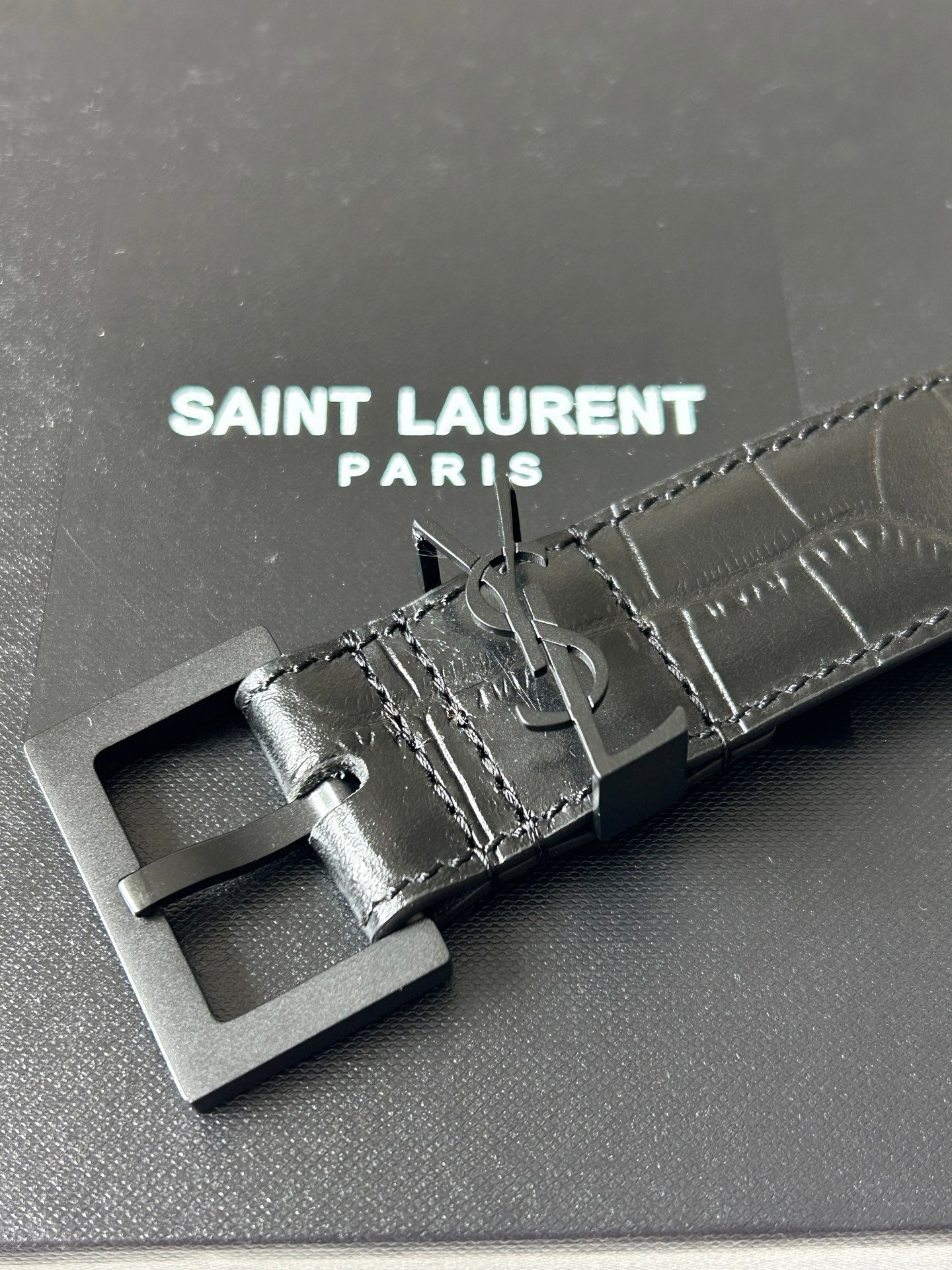 YSL 25S BELT 30 MM IN BLACK CROCODILE-EMBOSSED LEATHER 543667