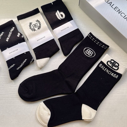 BALENCIAGA 26S CREW SOCKS 423097 (1 BOX)