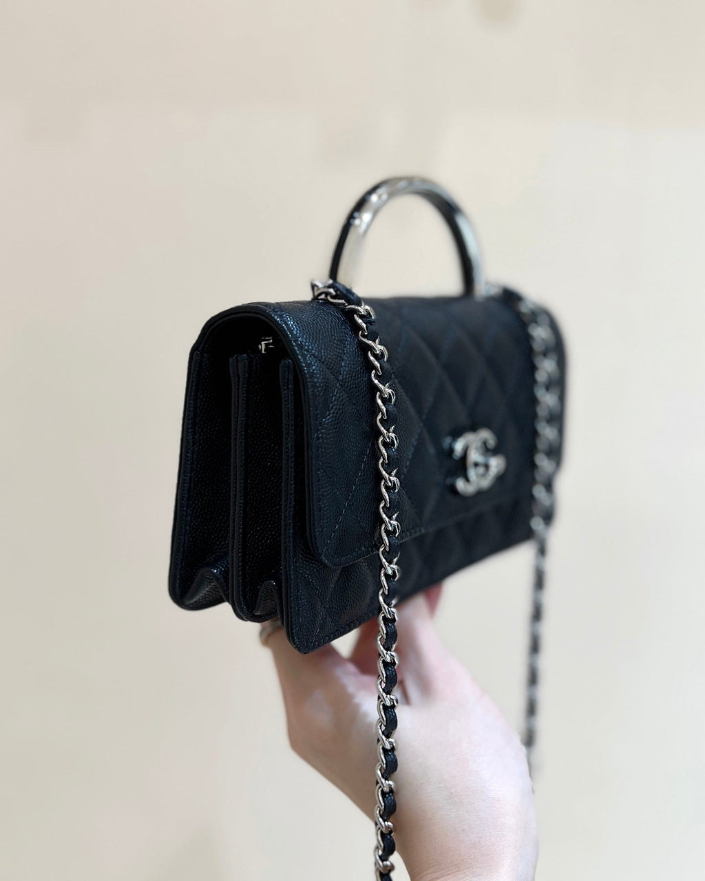 FLAP BAG WITH SILVER-TONE HANDLE 18 IN BLACK LAMBSKIN