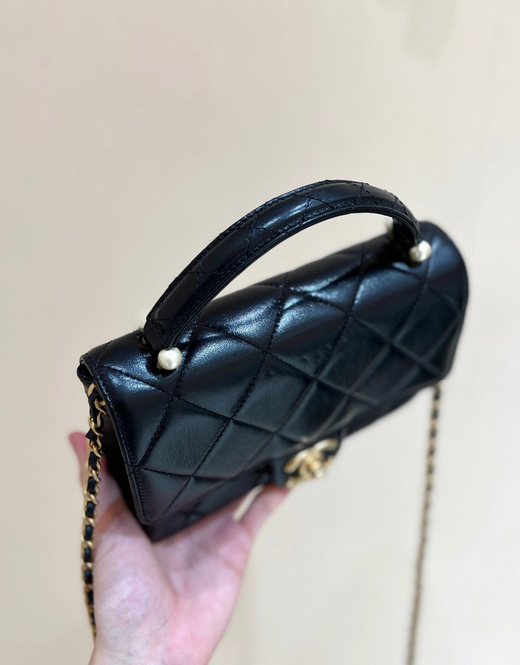 CC MINI TOP HANDLE FLAP BAG 20 IN BLACK CALFSKIN