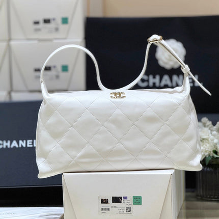 CHANEL 26S SHOULDER BAG 17 IN WHITE LAMBSKIN DIAMOND QUILTING