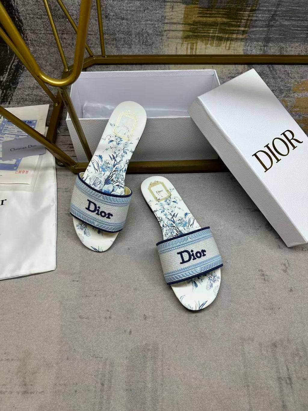 DIOR 26S DWAY SLIDE FLOWER EDITION IN WHITE AND SKY BLUE FABRIC