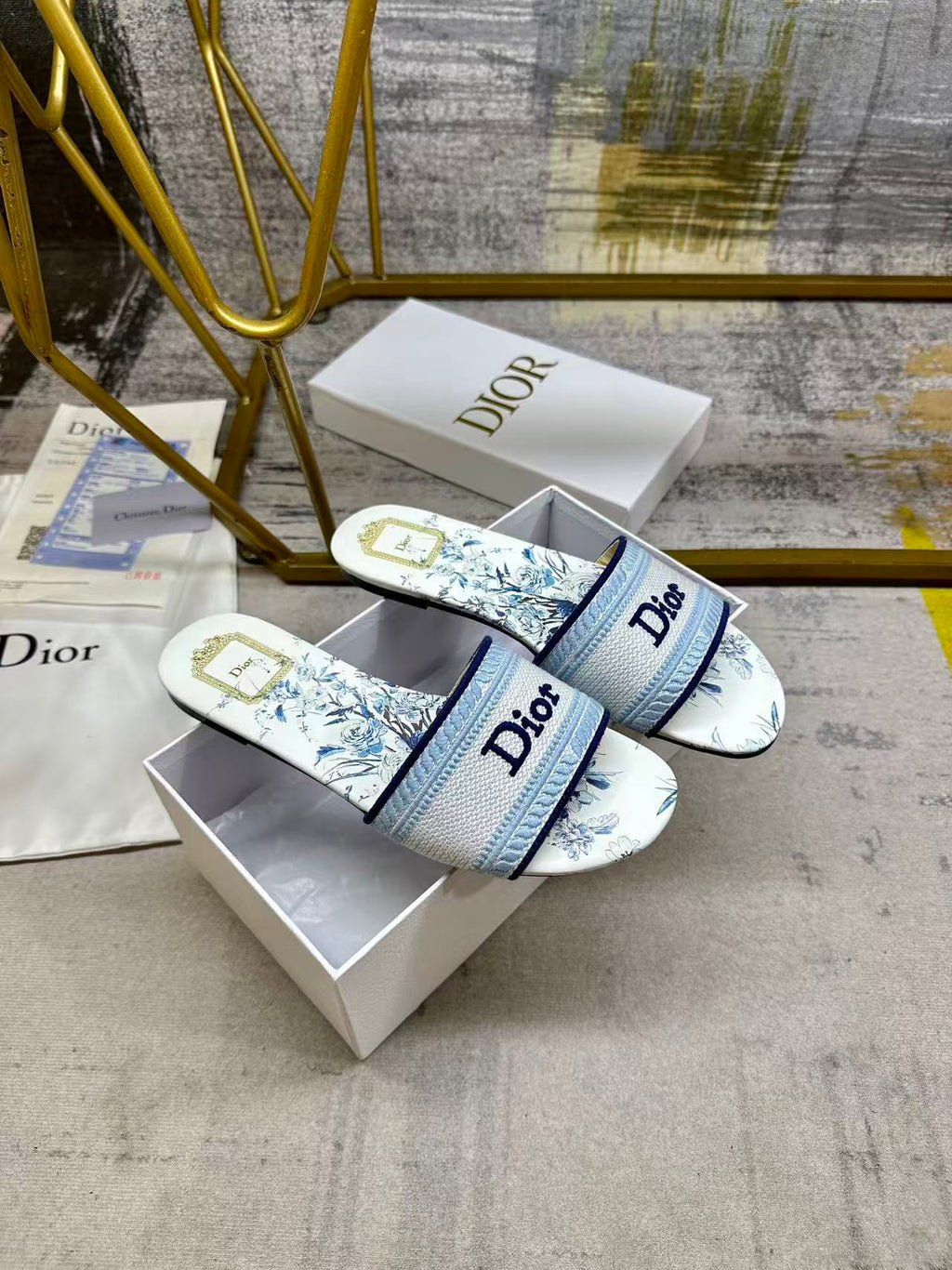 DIOR 26S DWAY SLIDE FLOWER EDITION IN WHITE AND SKY BLUE FABRIC
