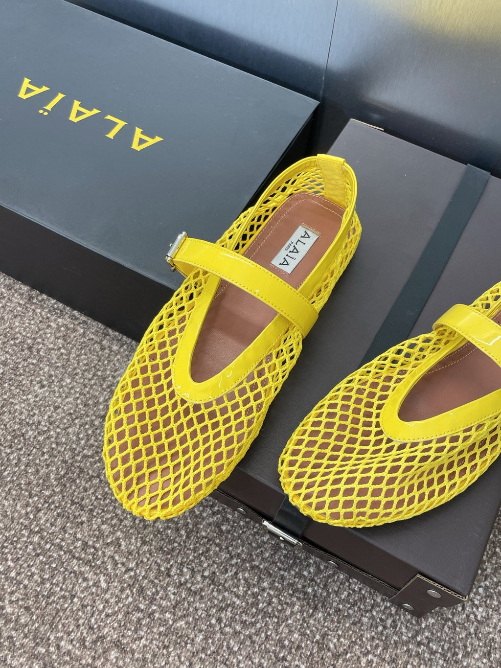 ALAIA MARY JANE FLAT 25S IN YELLOW MESH CALFSKIN