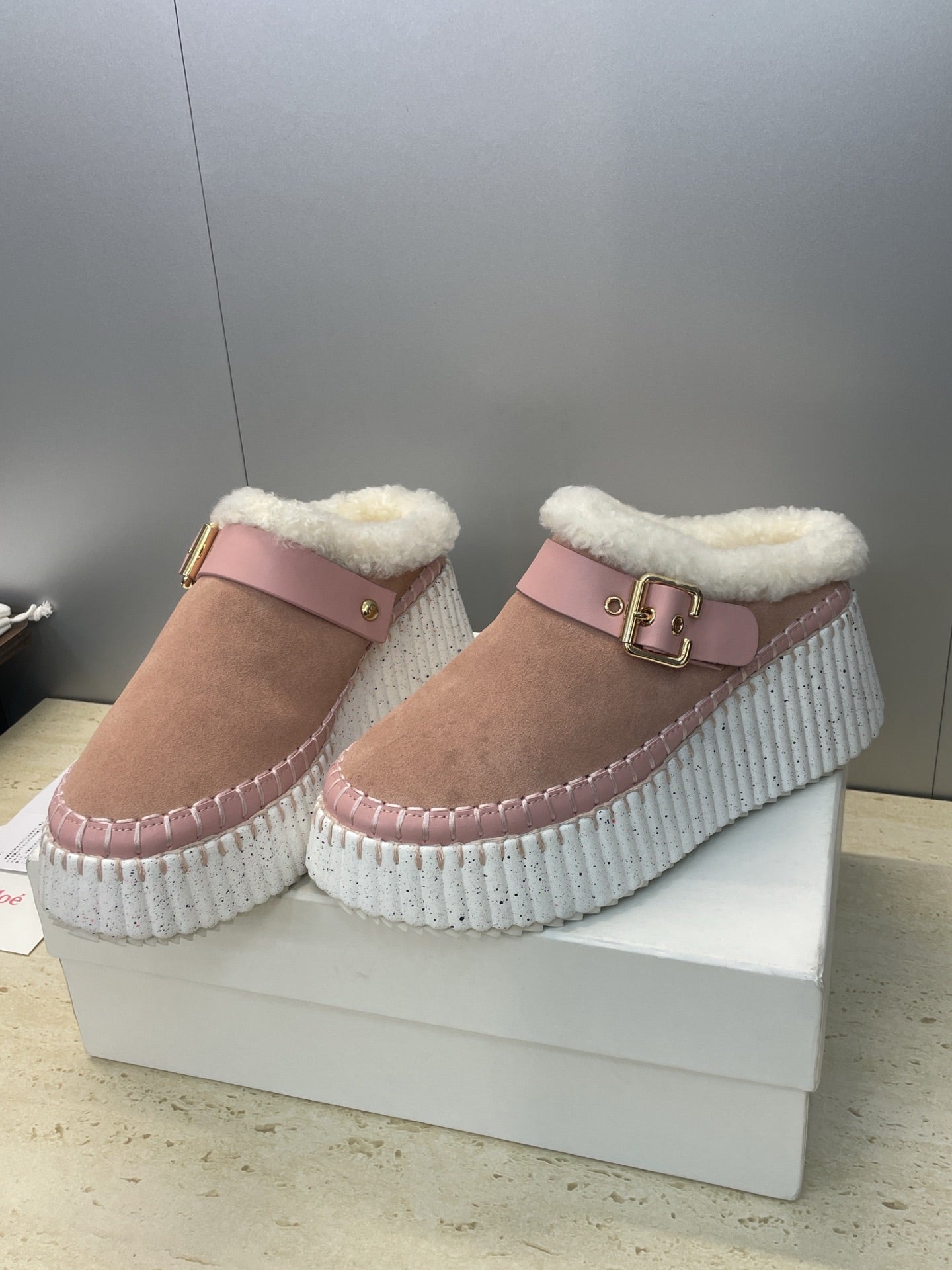CHLOÉ 26S FUR-LINED WEDGE MULES IN LIGHT PINK SUEDE
