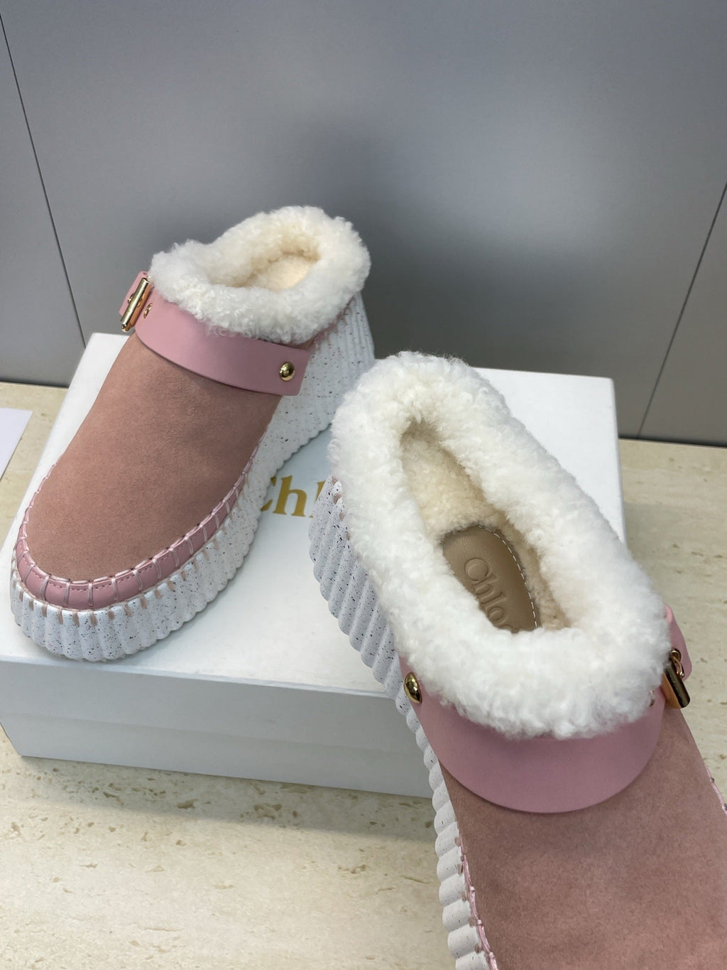 CHLOÉ 26S FUR-LINED WEDGE MULES IN LIGHT PINK SUEDE