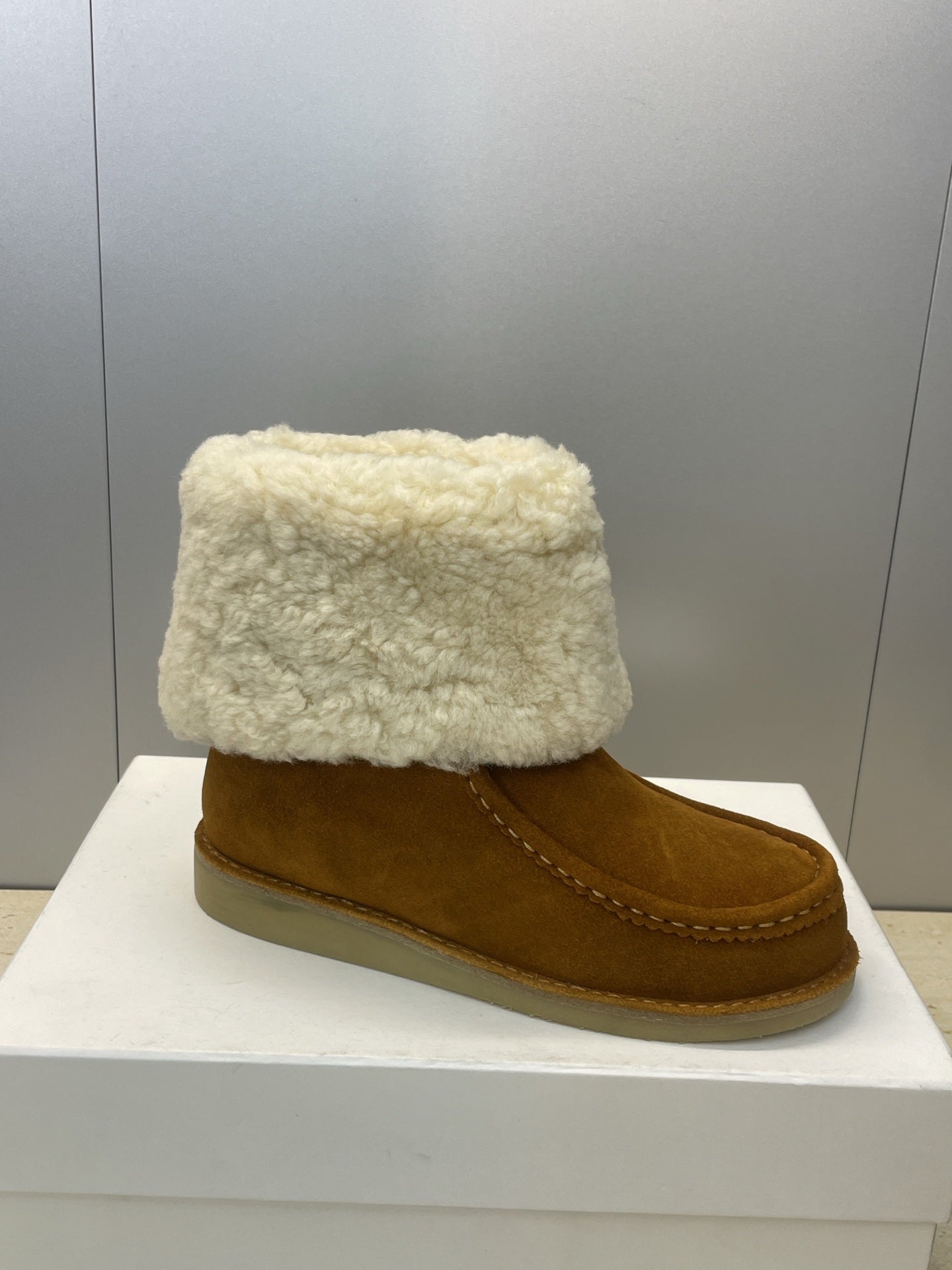 CHLOÉ 26S SHEARLING BOOTS IN BROWN SUEDE