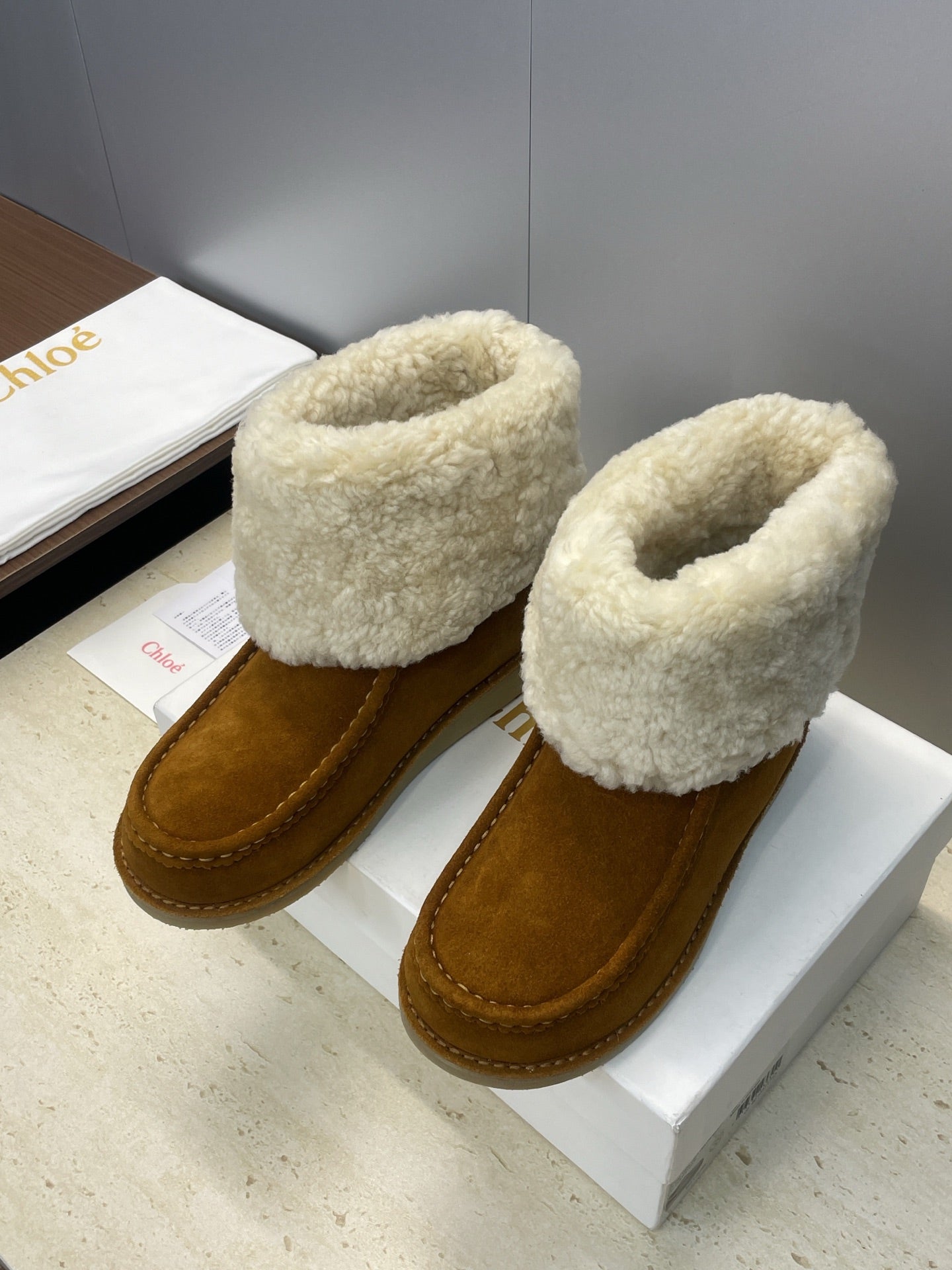 CHLOÉ 26S SHEARLING BOOTS IN BROWN SUEDE