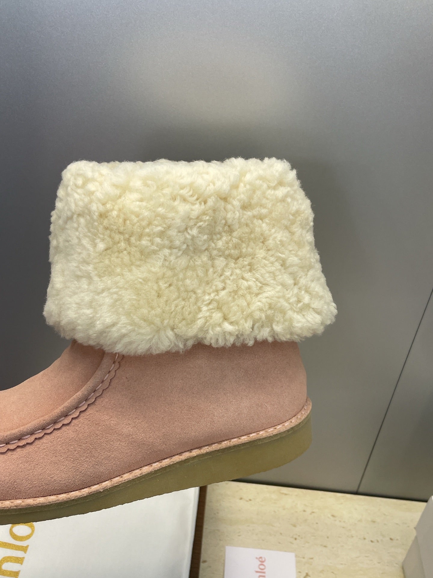 CHLOÉ 26S SHEARLING BOOTS IN LIGHT PINK SUEDE