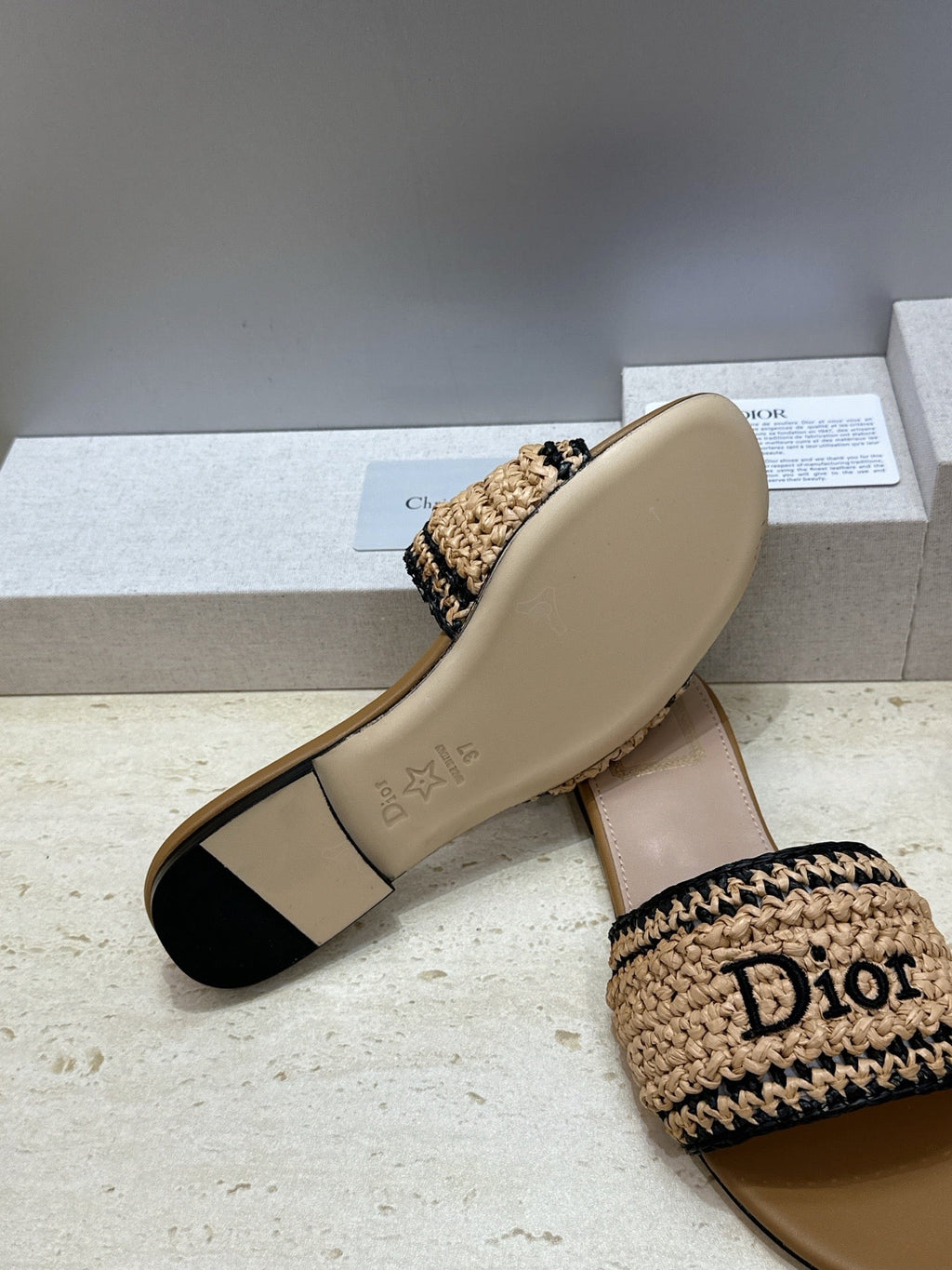 DIOR 26S D-WAY SLIDE IN BEIGE BLACK RAFFIA