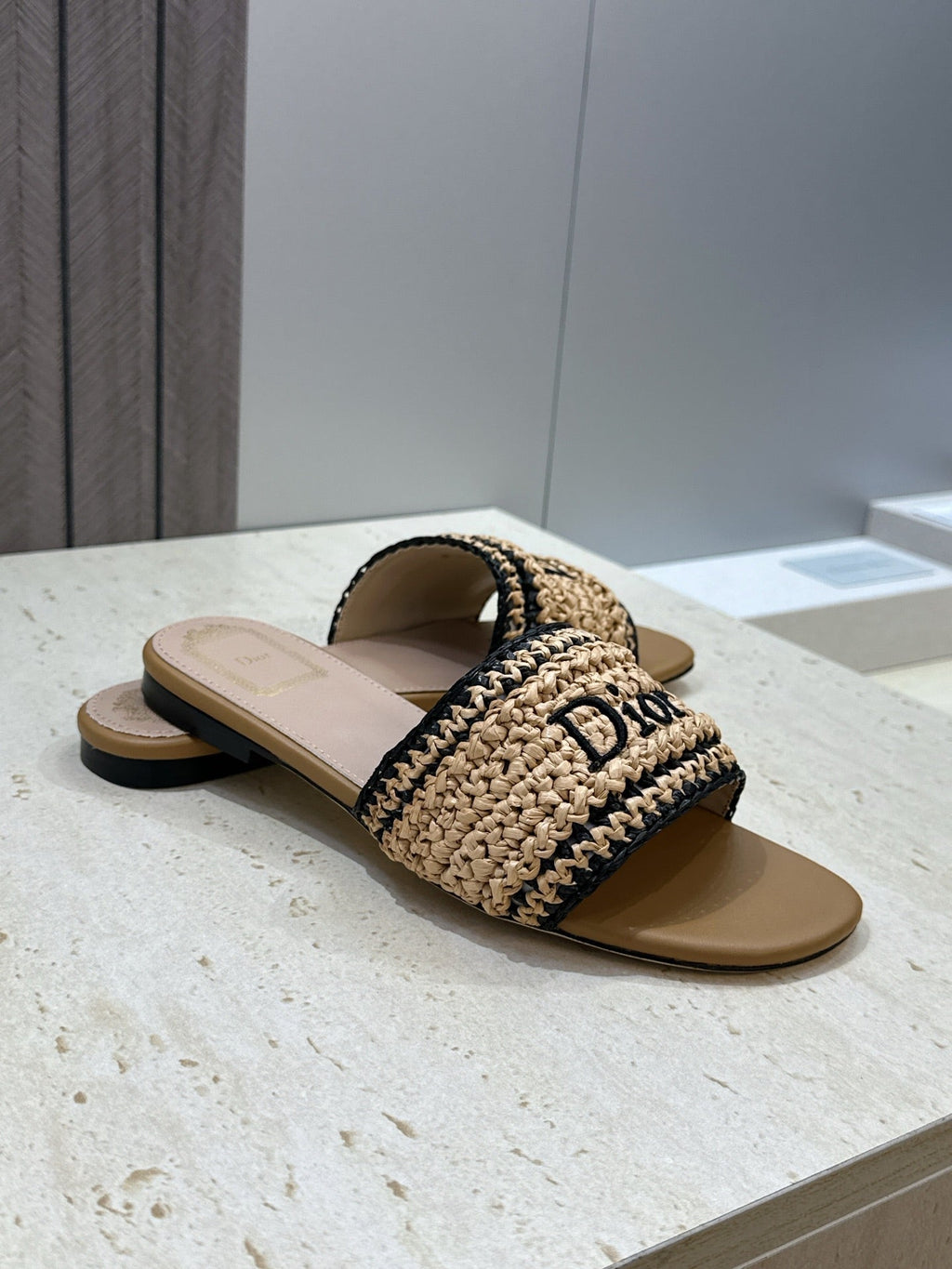 DIOR 26S D-WAY SLIDE IN BEIGE BLACK RAFFIA