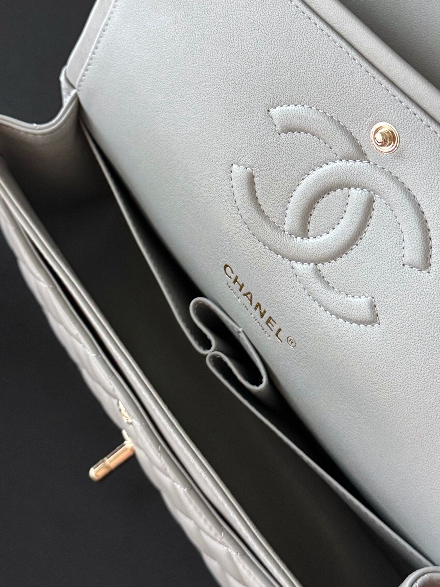 CHANEL 25S CLASSIC FLAP BAG 25 CM IN GREY LAMBSKIN WITH GOLD HARDWARE