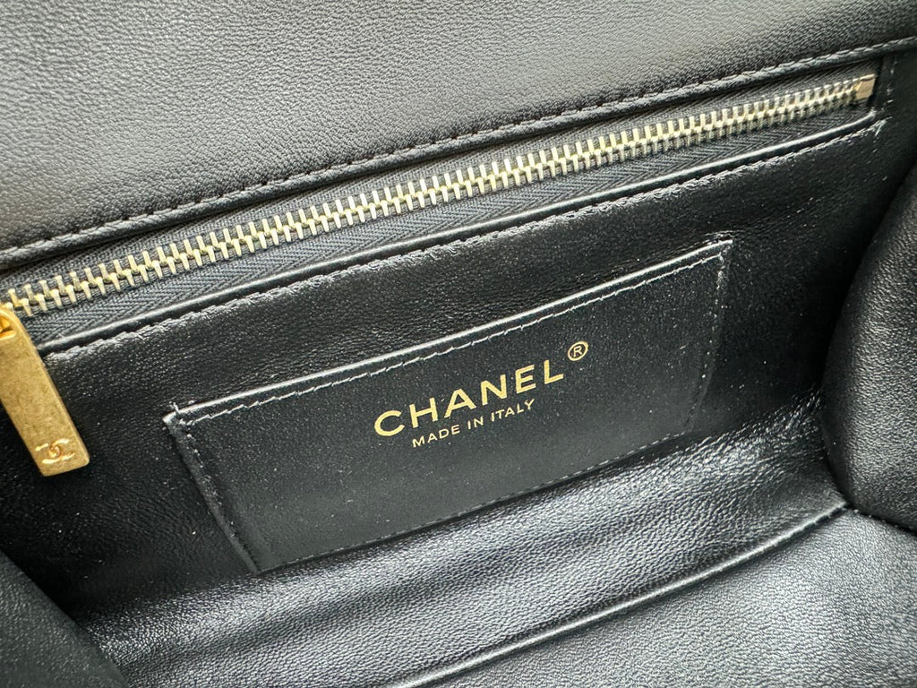CHANEL 25S FLAP BAG 23 CM IN BLACK LAMBSKIN WITH PEARL TOP HANDLE