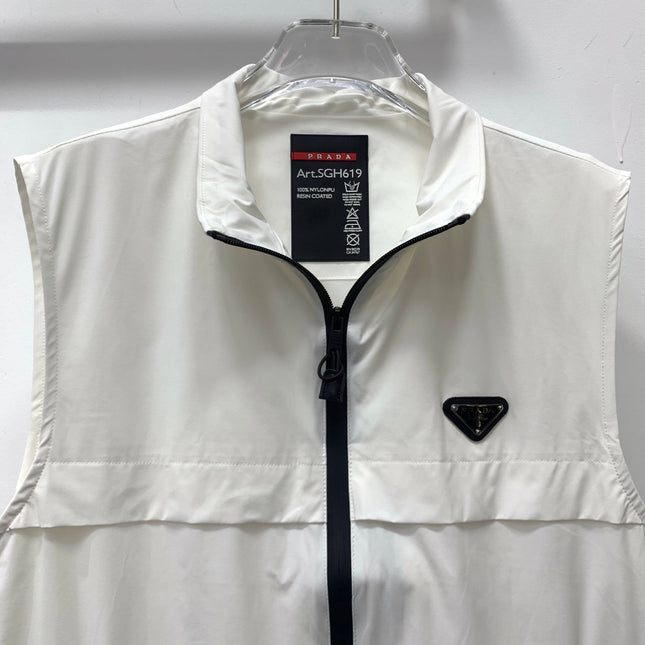 PRADA 26S SLEEVELESS ZIP-UP VEST 1164