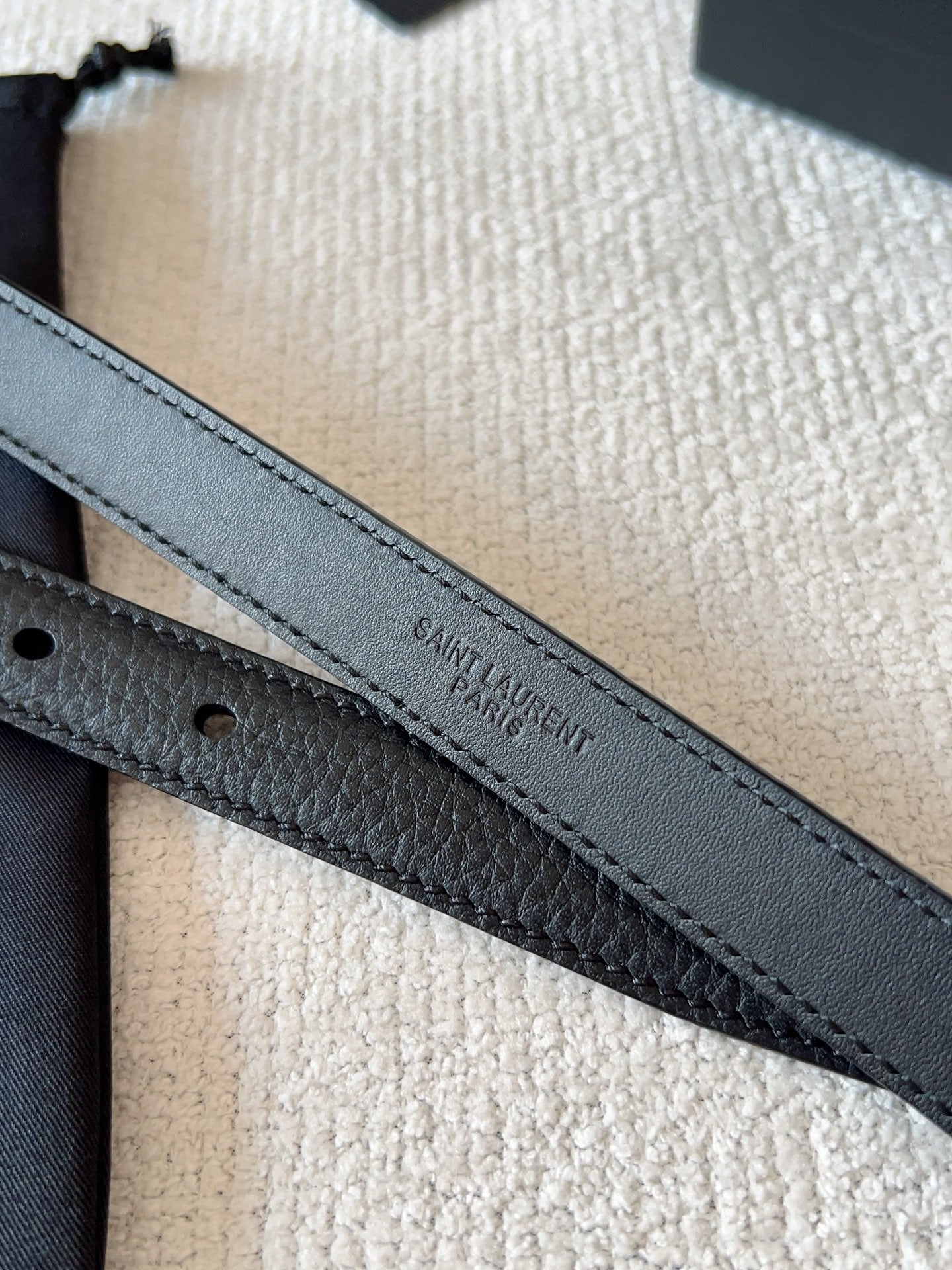 YSL 25S BELT 20 MM IN BLACK CALFSKIN 571012