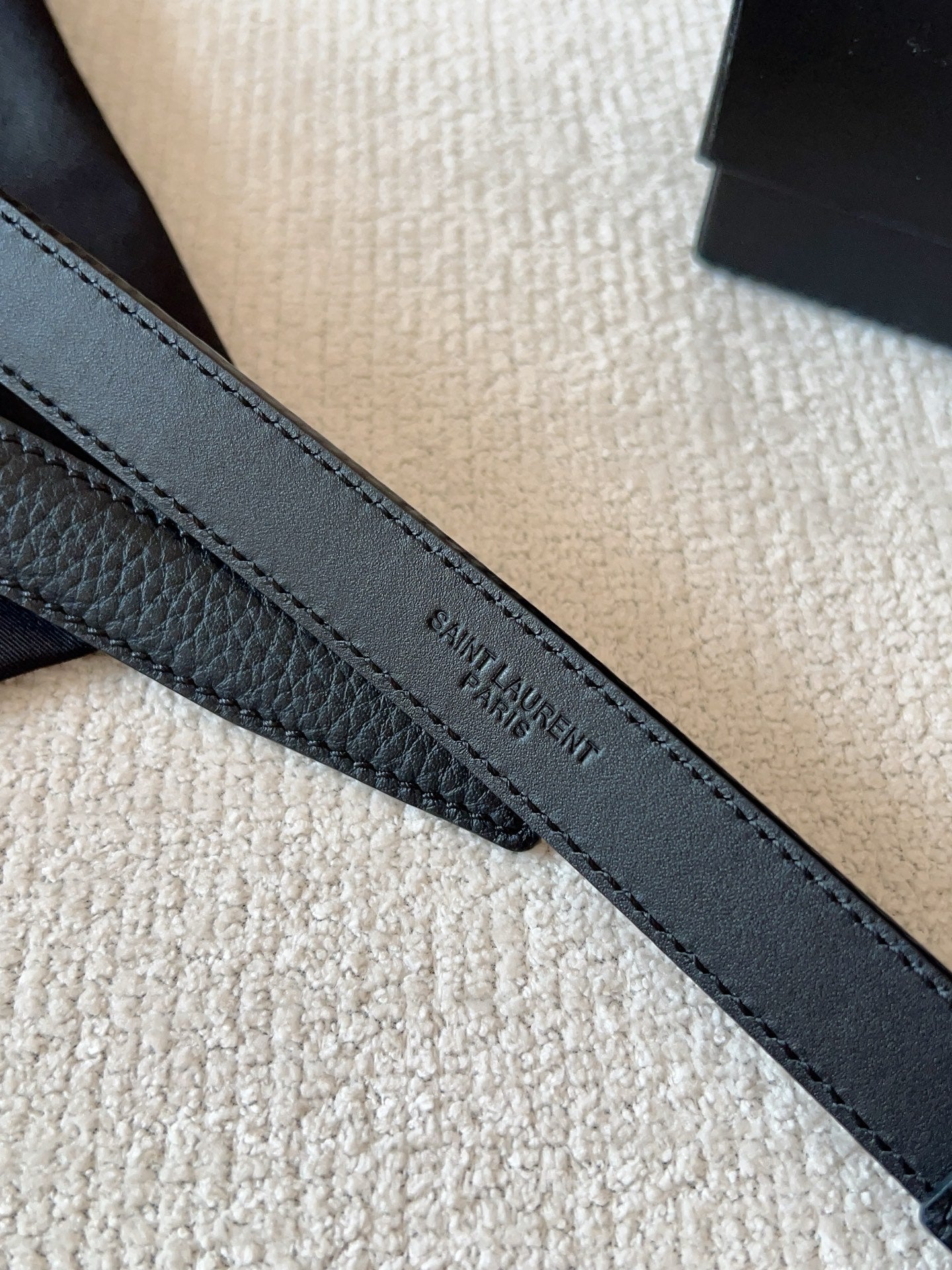 YSL 25S BELT 20 MM IN BLACK CALFSKIN 571013