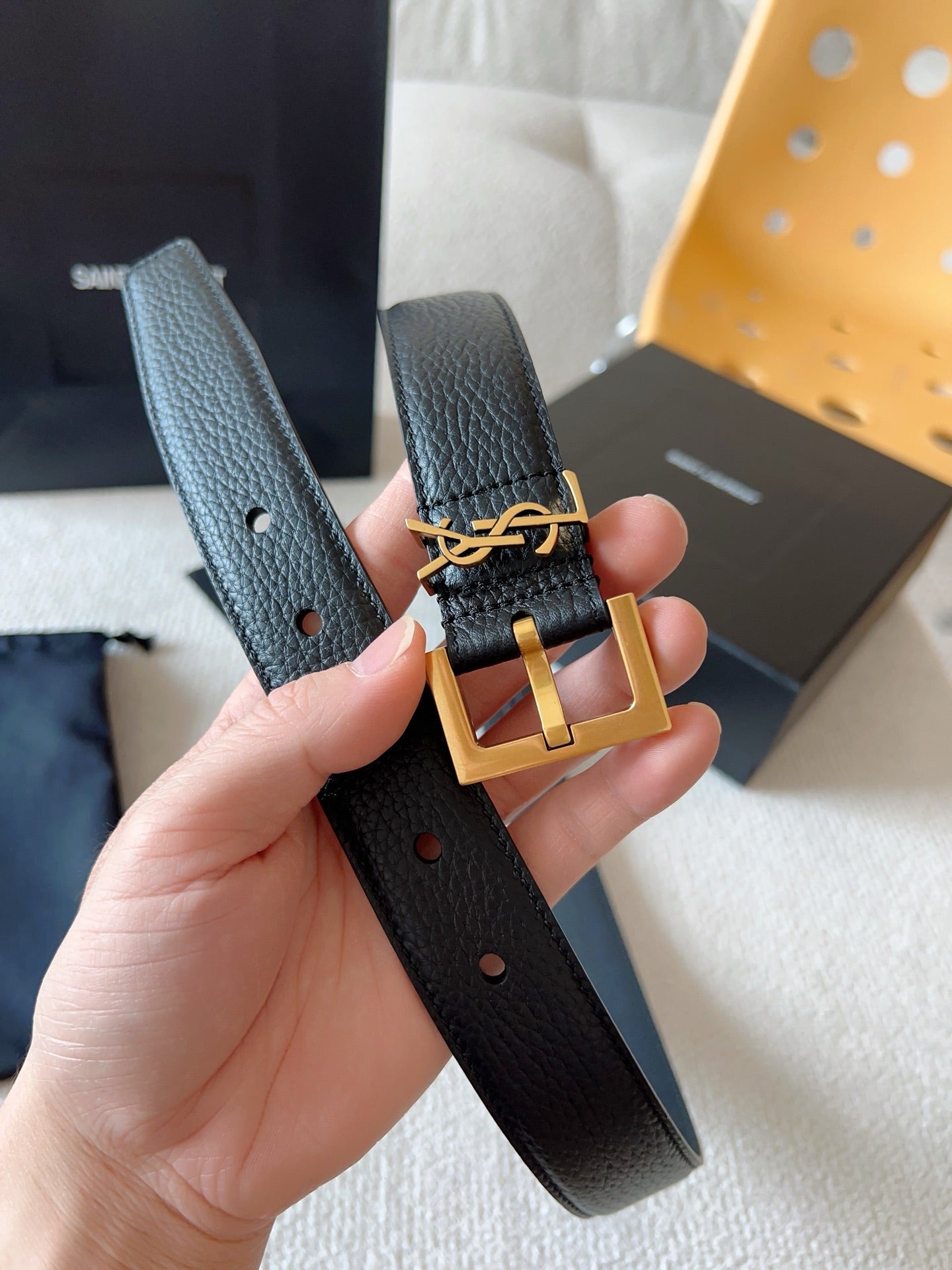 YSL 25S BELT 30 MM IN BLACK CALFSKIN 571015