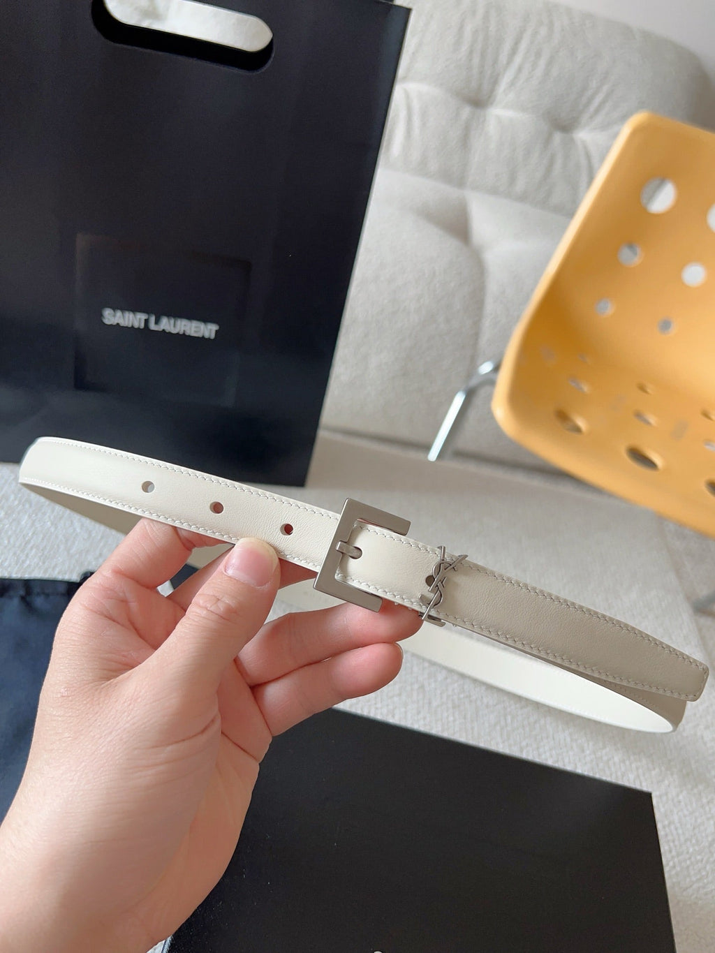 YSL 25S BELT 20 MM IN CREAM WHITE CALFSKIN 571016