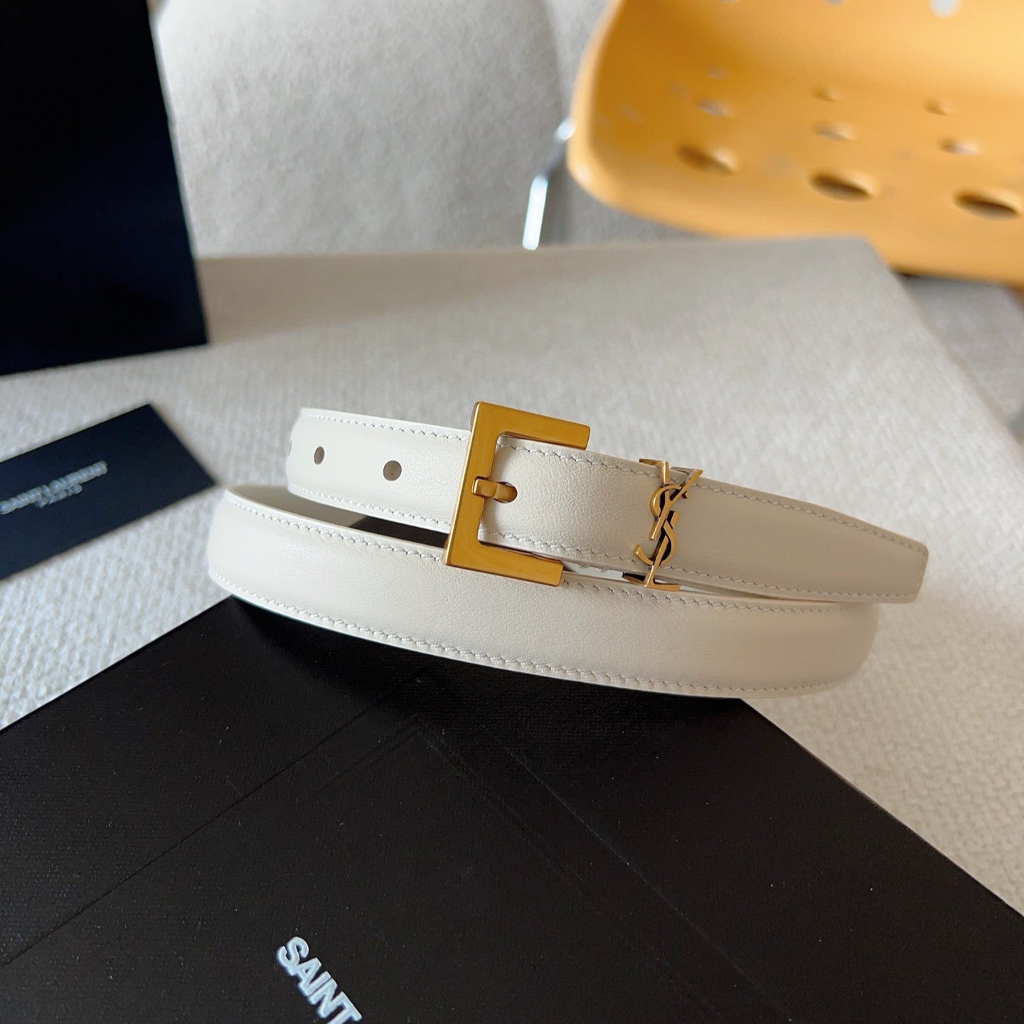 YSL 25S BELT 20 MM IN CREAM WHITE CALFSKIN 571017