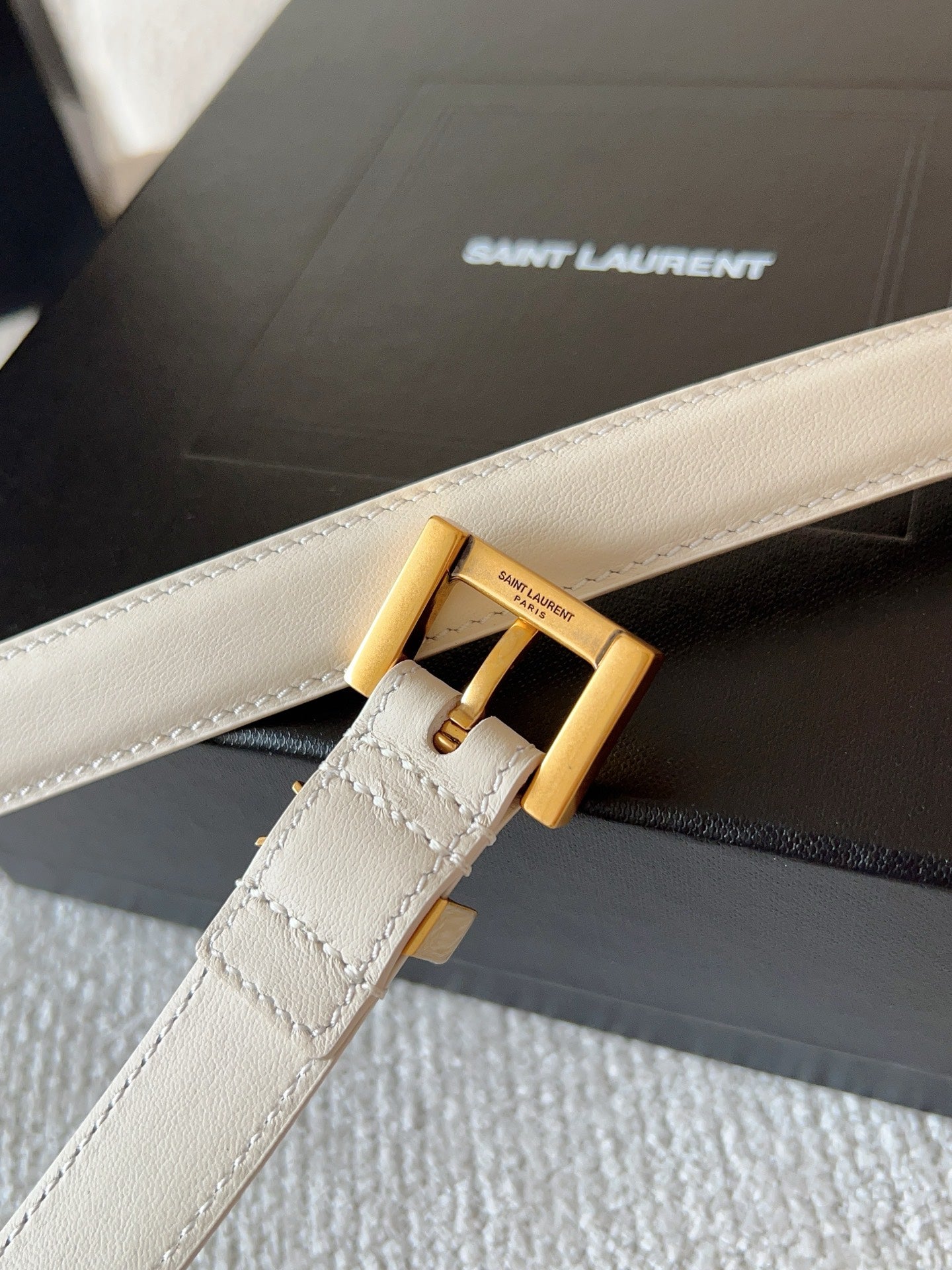 YSL 25S BELT 20 MM IN CREAM WHITE CALFSKIN 571017