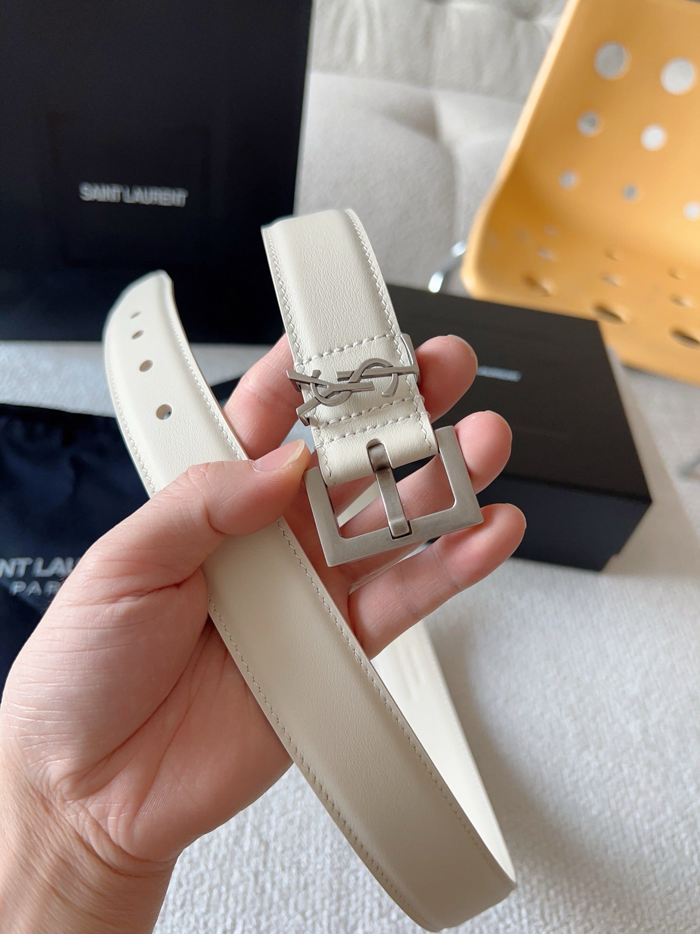 YSL 25S BELT 30 MM IN CREAM WHITE CALFSKIN 571018