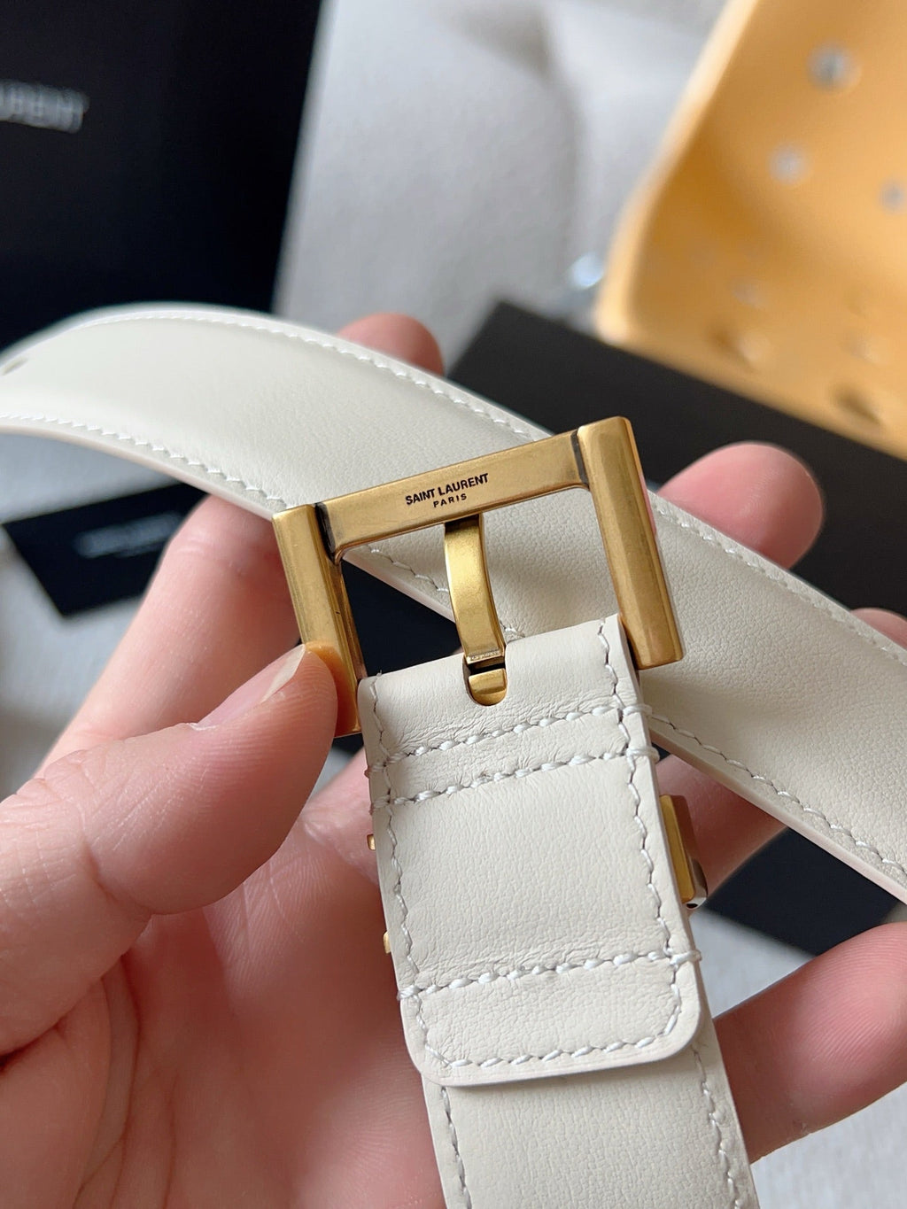 YSL 25S BELT 30 MM IN CREAM WHITE CALFSKIN 571019