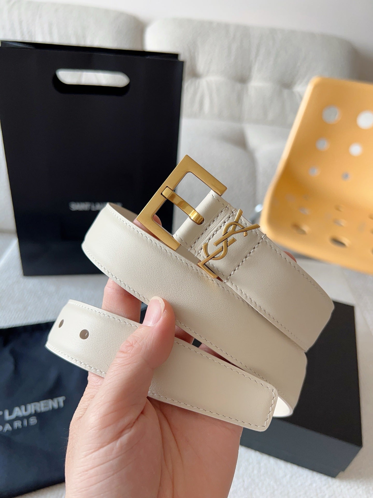 YSL 25S BELT 30 MM IN CREAM WHITE CALFSKIN 571019