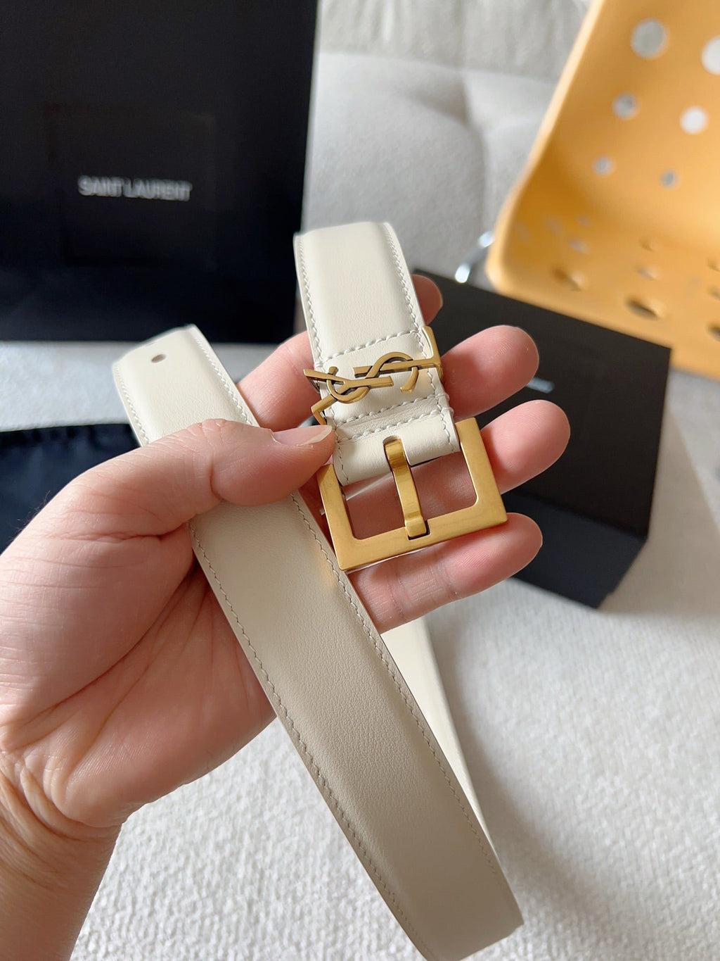 YSL 25S BELT 30 MM IN CREAM WHITE CALFSKIN 571019