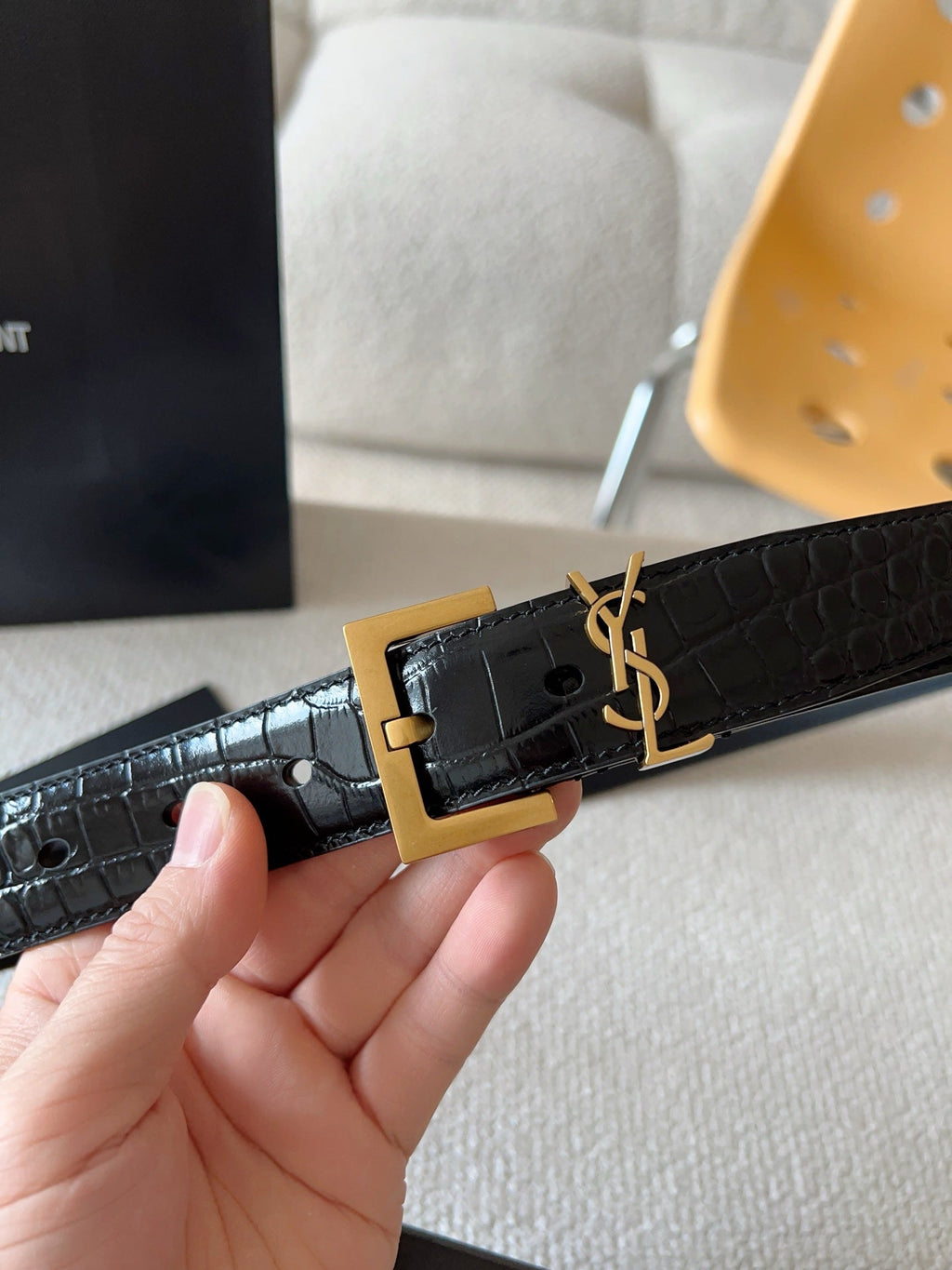 YSL 25S BELT 30 MM IN BLACK CALFSKIN SNAKE-EMBOSSED 571011
