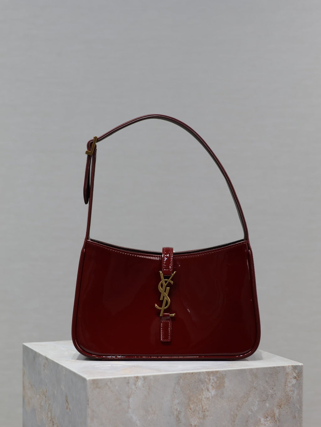YSL SHOULDER BAG 25 IN RED CALFSKIN GOLD HARDWARE