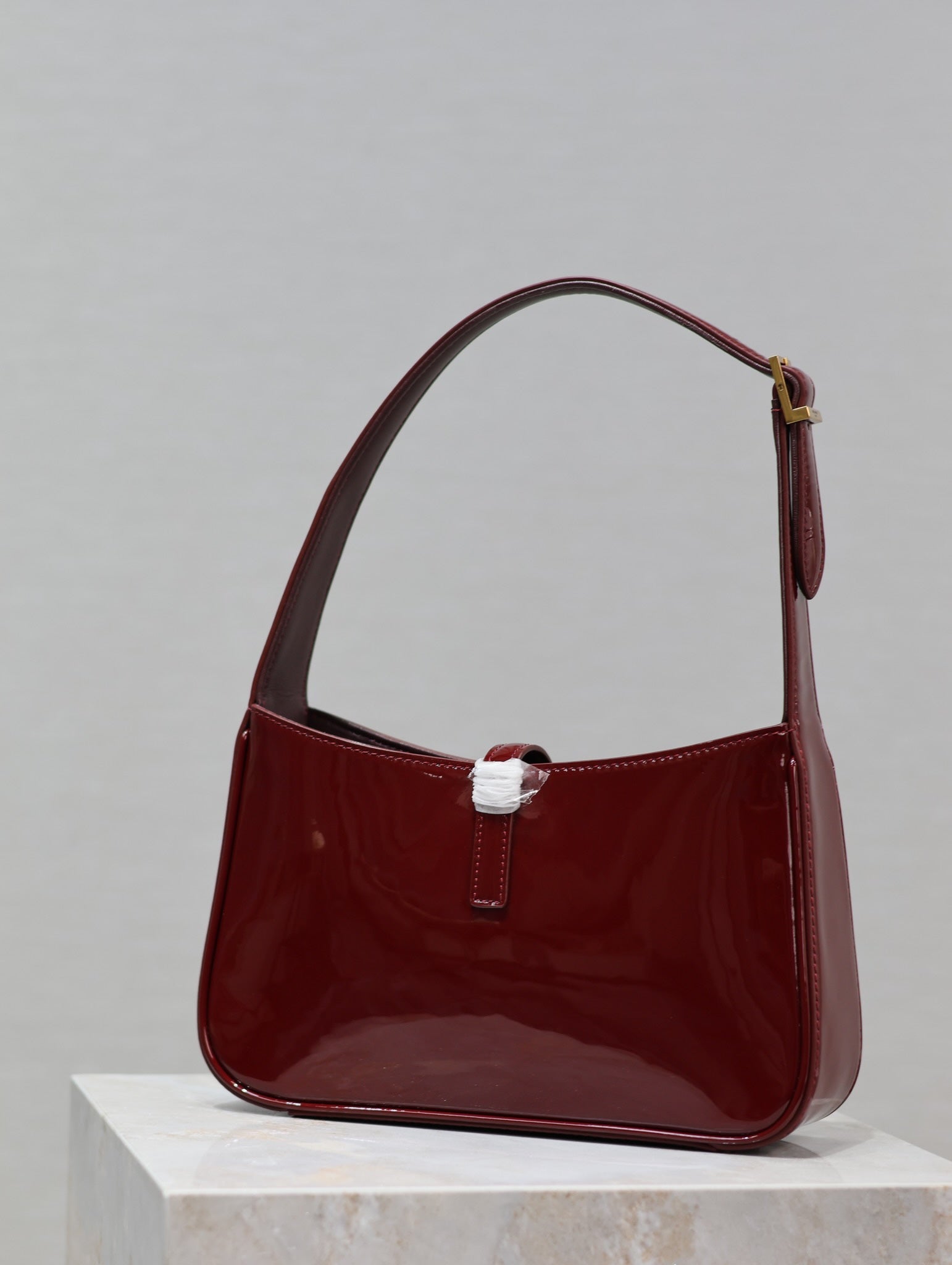 YSL SHOULDER BAG 25 IN RED CALFSKIN GOLD HARDWARE
