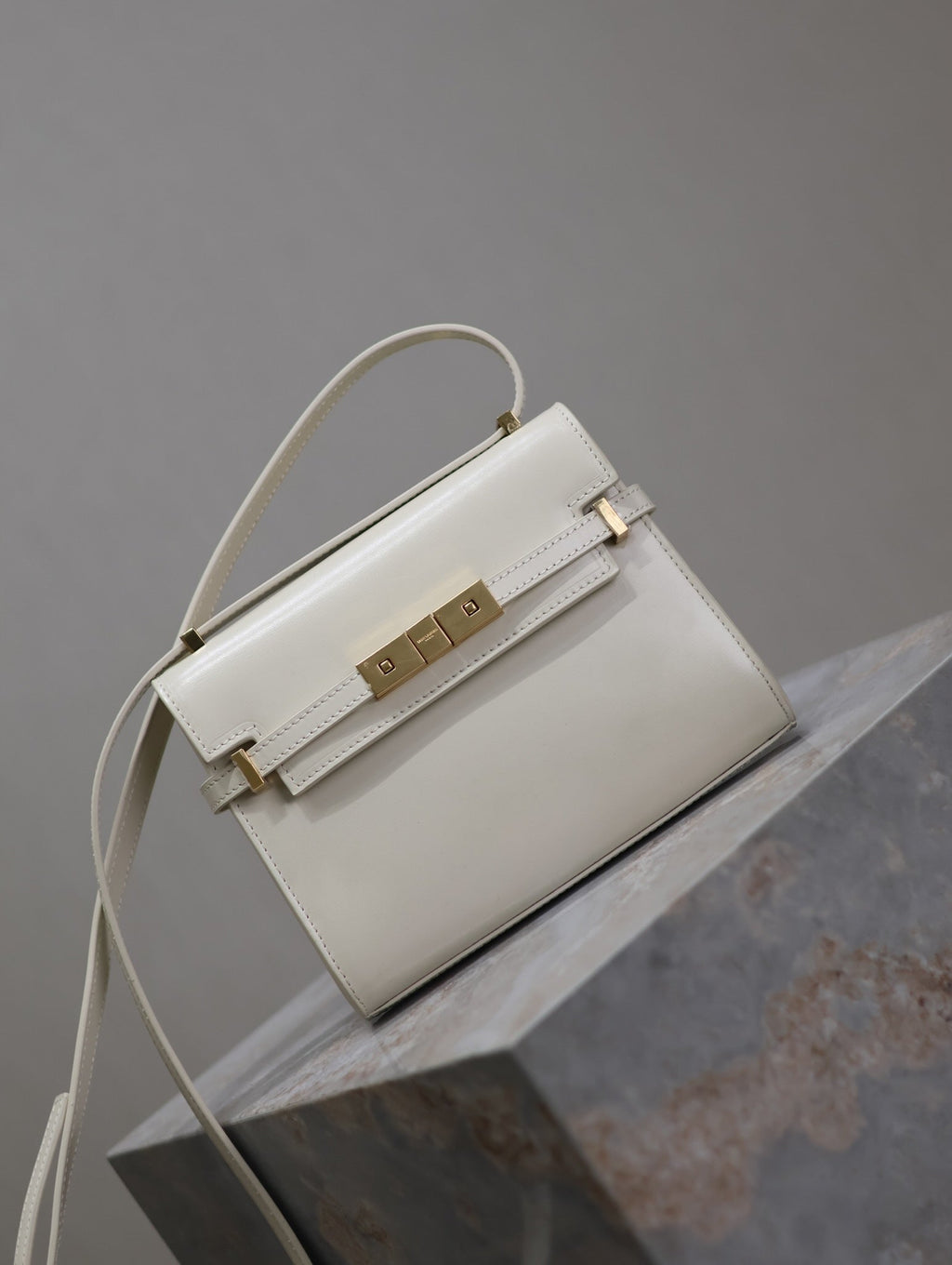 YSL 25S MINI MANHATTAN 19 IN BLANC VINTAGE CALFSKIN GOLD HARDWARE