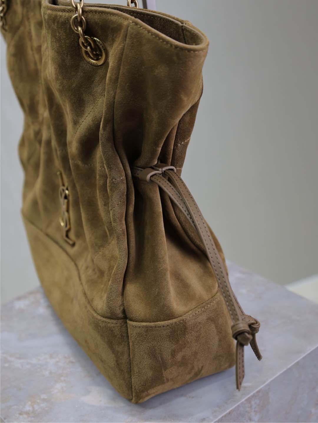 JAMIE MEDIUM POCHON 27 IN DULL BROWN SUEDE COPPER HARDWARE