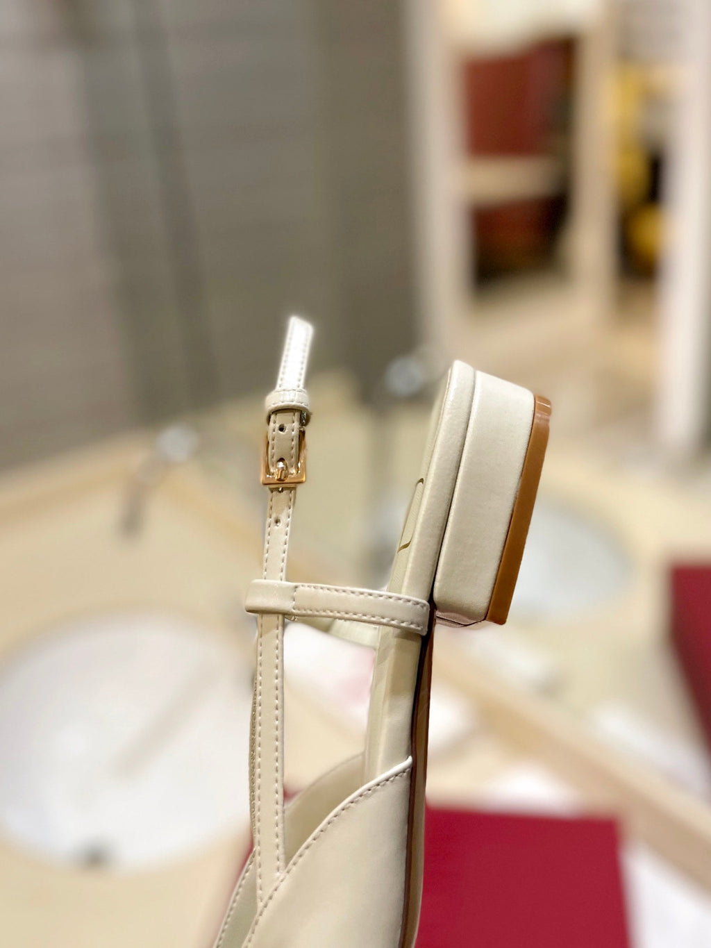 VALENTINO 26S SLINGBACK IN CREAM WHITE SMOOTH CALFSKIN