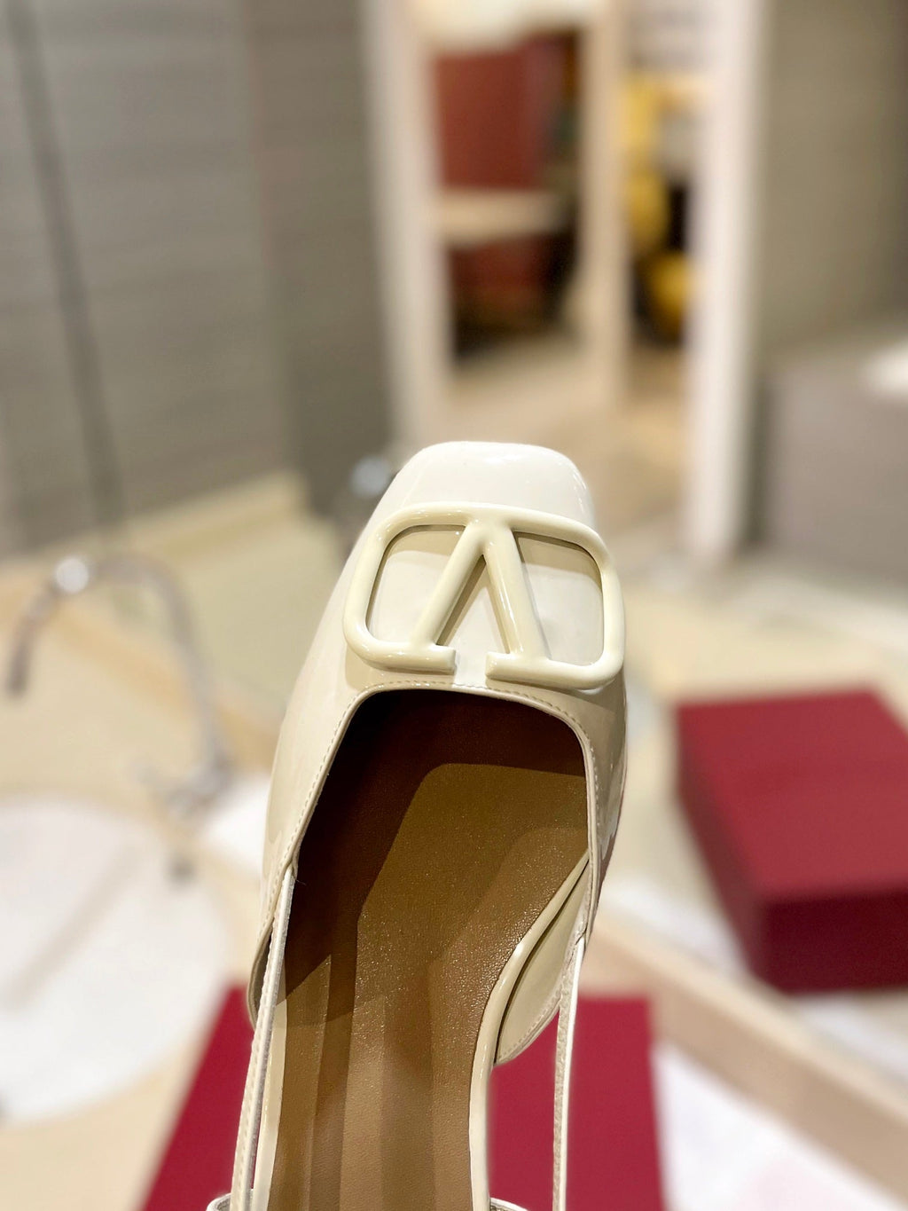 VALENTINO 26S SLINGBACK IN CREAM WHITE PATENT CALFSKIN