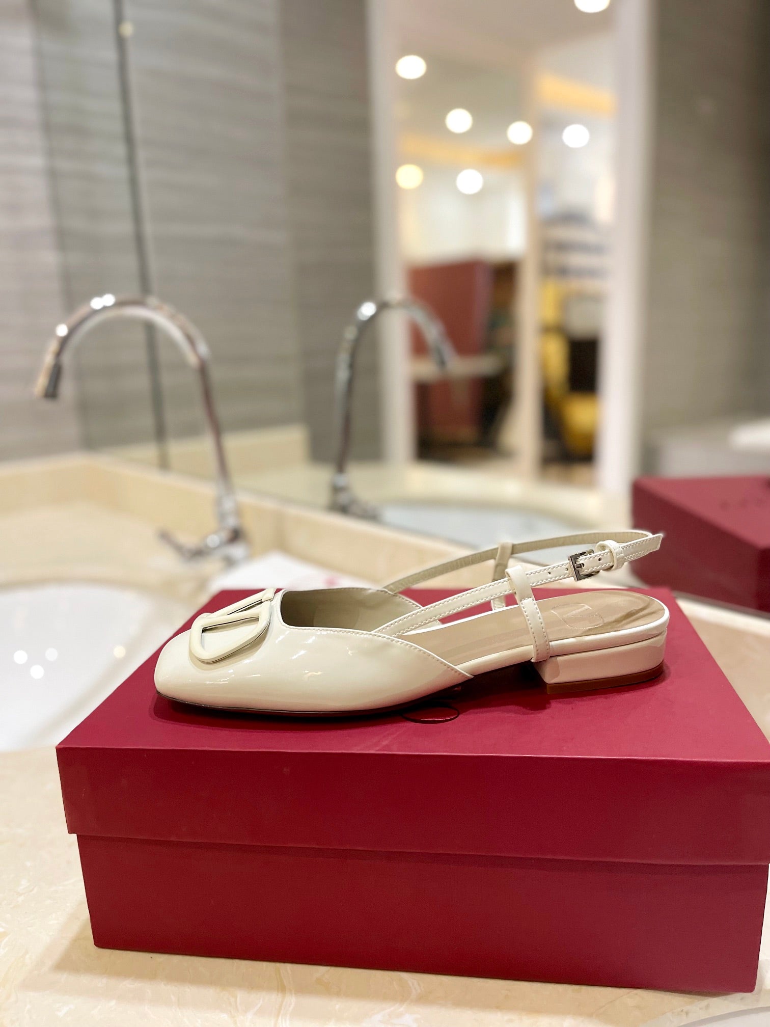 VALENTINO 26S SLINGBACK IN CREAM WHITE PATENT CALFSKIN