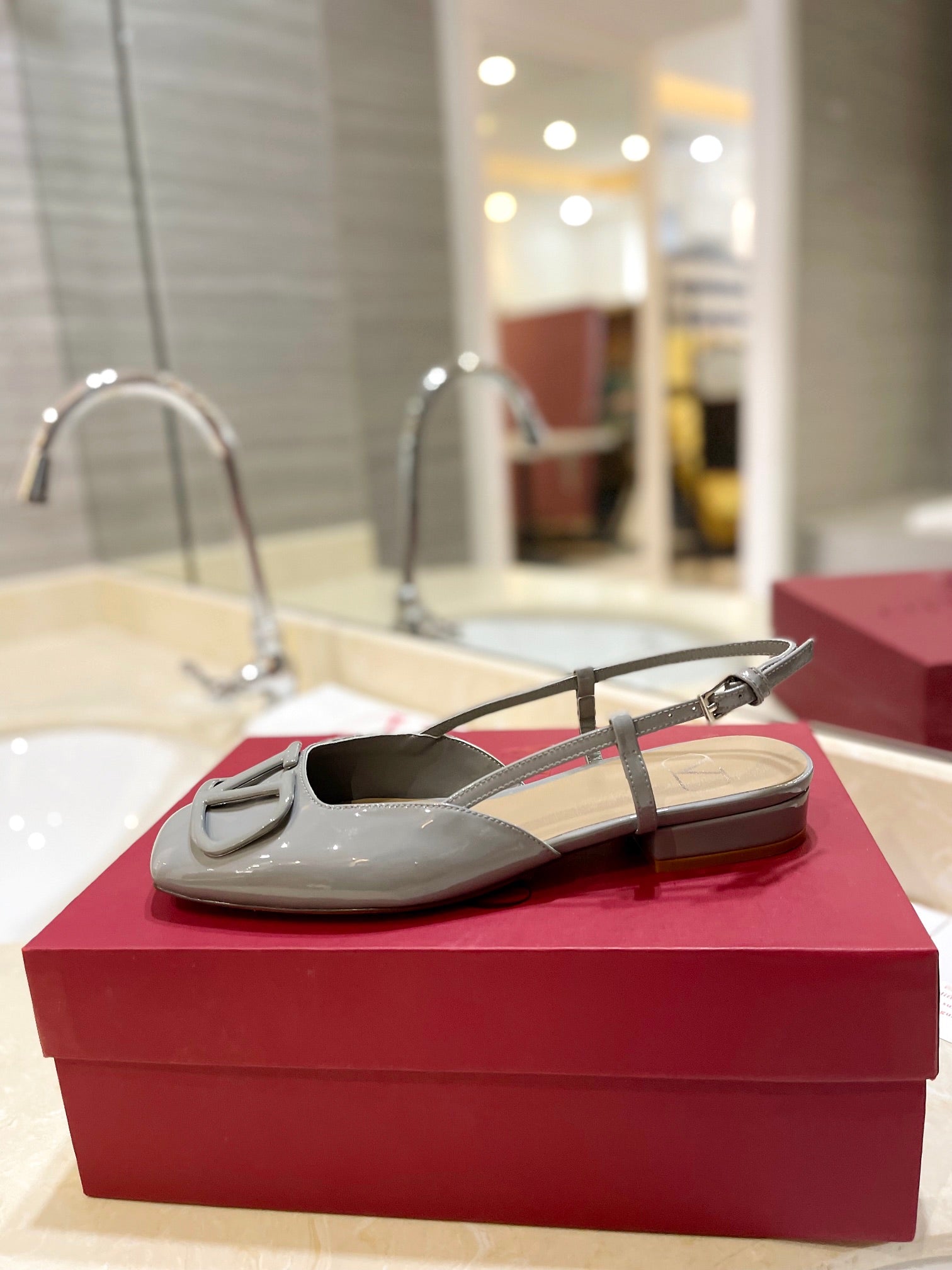 VALENTINO 26S SLINGBACK IN LIGHT GREY PATENT CALFSKIN