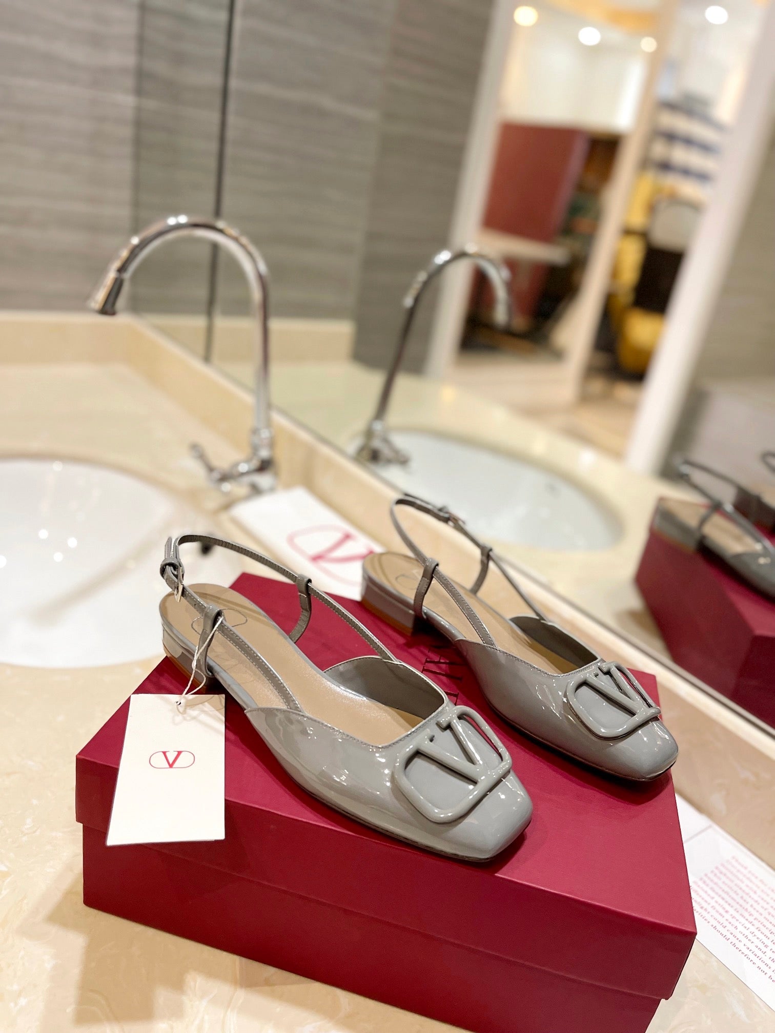 VALENTINO 26S SLINGBACK IN LIGHT GREY PATENT CALFSKIN