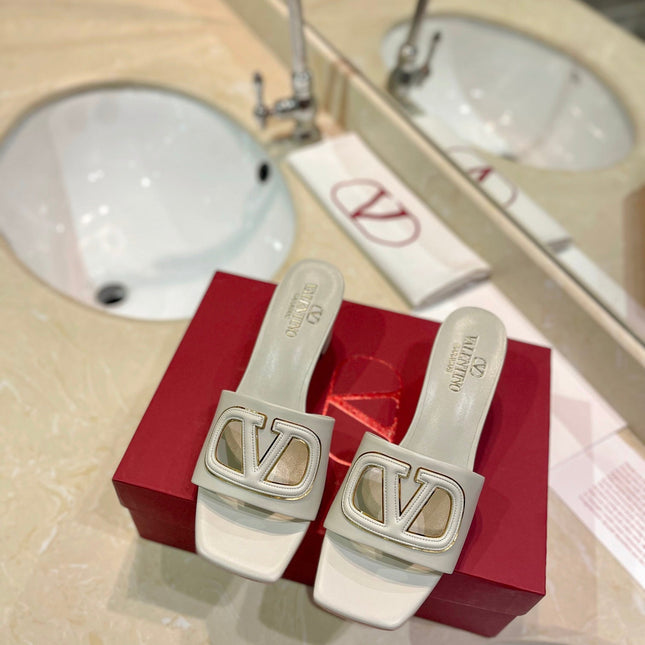 VALENTINO 26S BLOCK-HEEL SANDALS 65 MM IN CREAM WHITE CALFSKIN WITH LOGO