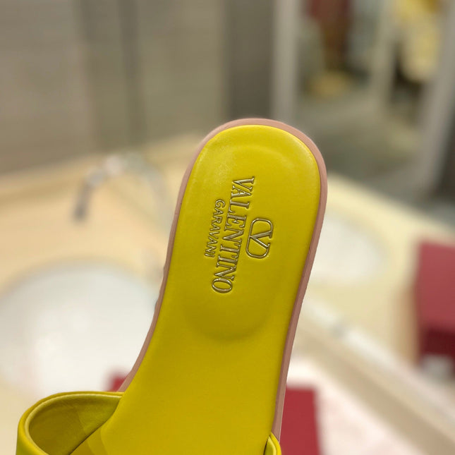 VALENTINO 26S SLIDES IN YELLOW CALFSKIN WITH LOGO