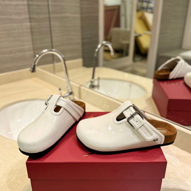 VALENTINO 26S FLAT MULES IN WHITE PATENT CALFSKIN