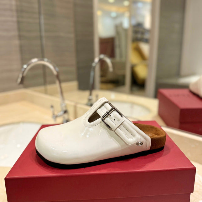 VALENTINO 26S FLAT MULES IN WHITE PATENT CALFSKIN