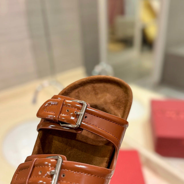 VALENTINO 26S FOOTBED SANDALS IN BROWN GLOSSY LEATHER MIX SUEDE