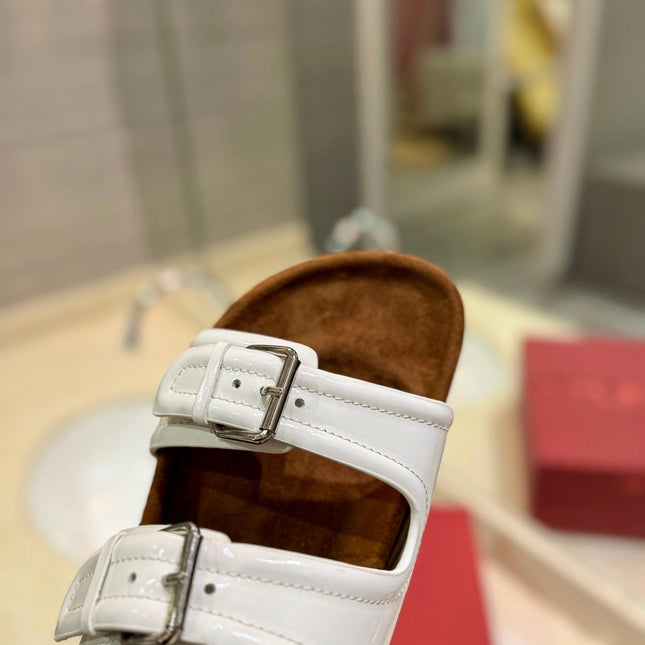 VALENTINO 26S FOOTBED SANDALS IN WHITE GLOSSY LEATHER MIX BROWN SUEDE