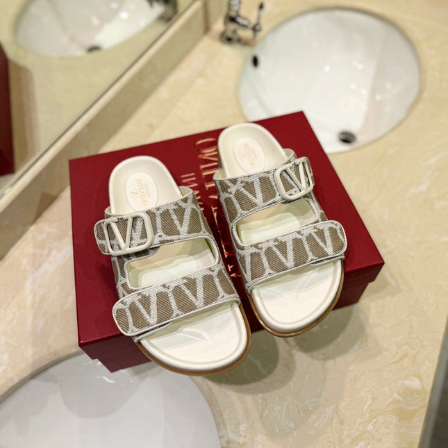 VALENTINO 26S VELCRO SANDALS IN CREAM WHITE AND BEIGE JACQUARD FABRIC WITH HARDWARE