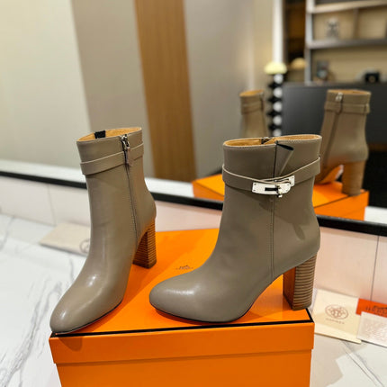 HM 26S ANKLE BOOTS 85 MM IN GREYISH BEIGE CALFSKIN