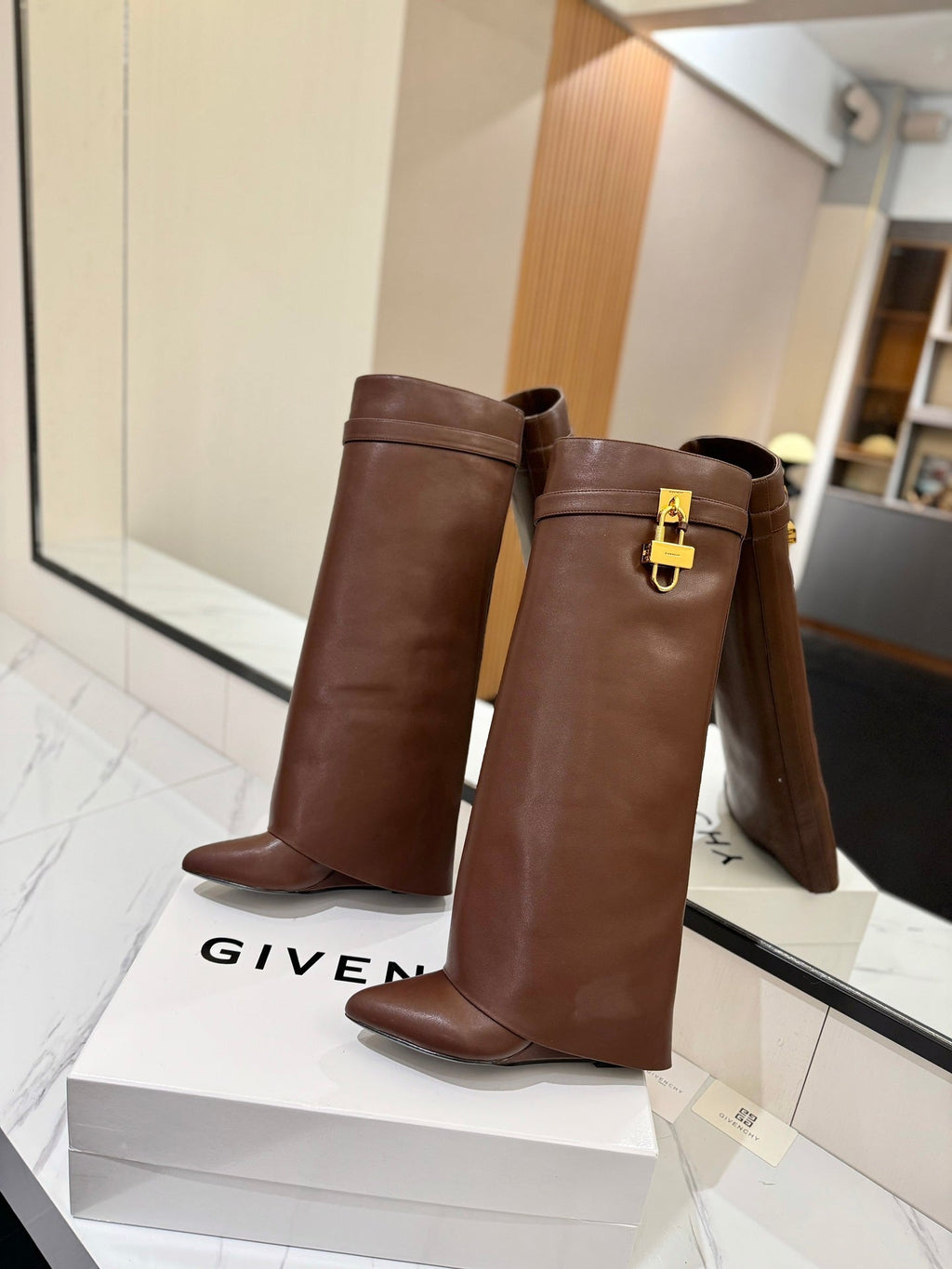 SHARK LOCK HIGH BOOTS IN BROWN CALFSKIN
