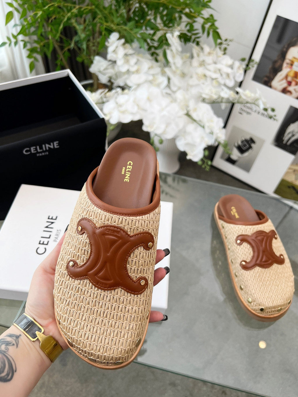 CELINE 26S TRIOMPHE MULES IN BEIGE RAFFIA AND BROWN CALFSKIN