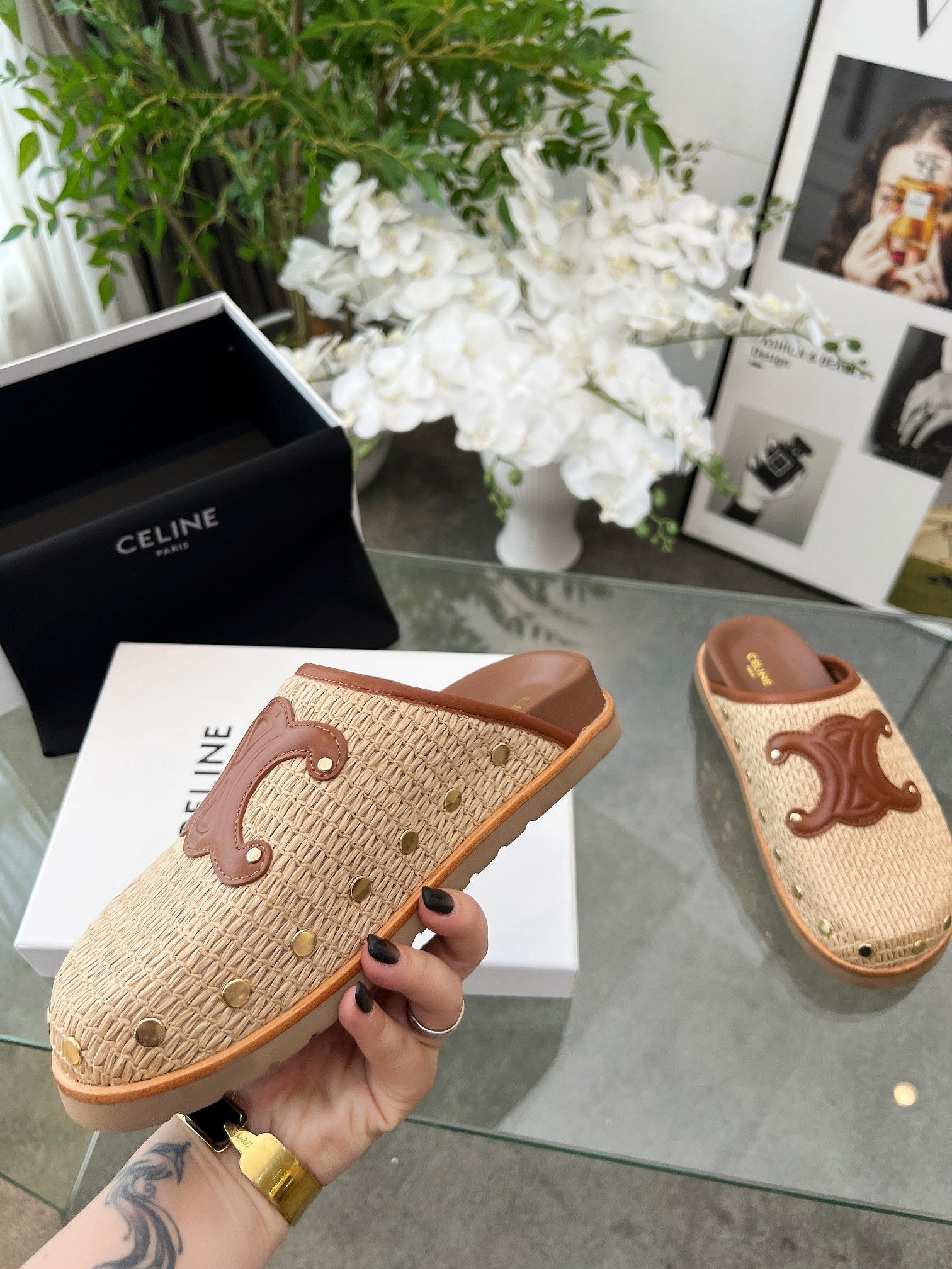 CELINE 26S TRIOMPHE MULES IN BEIGE RAFFIA AND BROWN CALFSKIN
