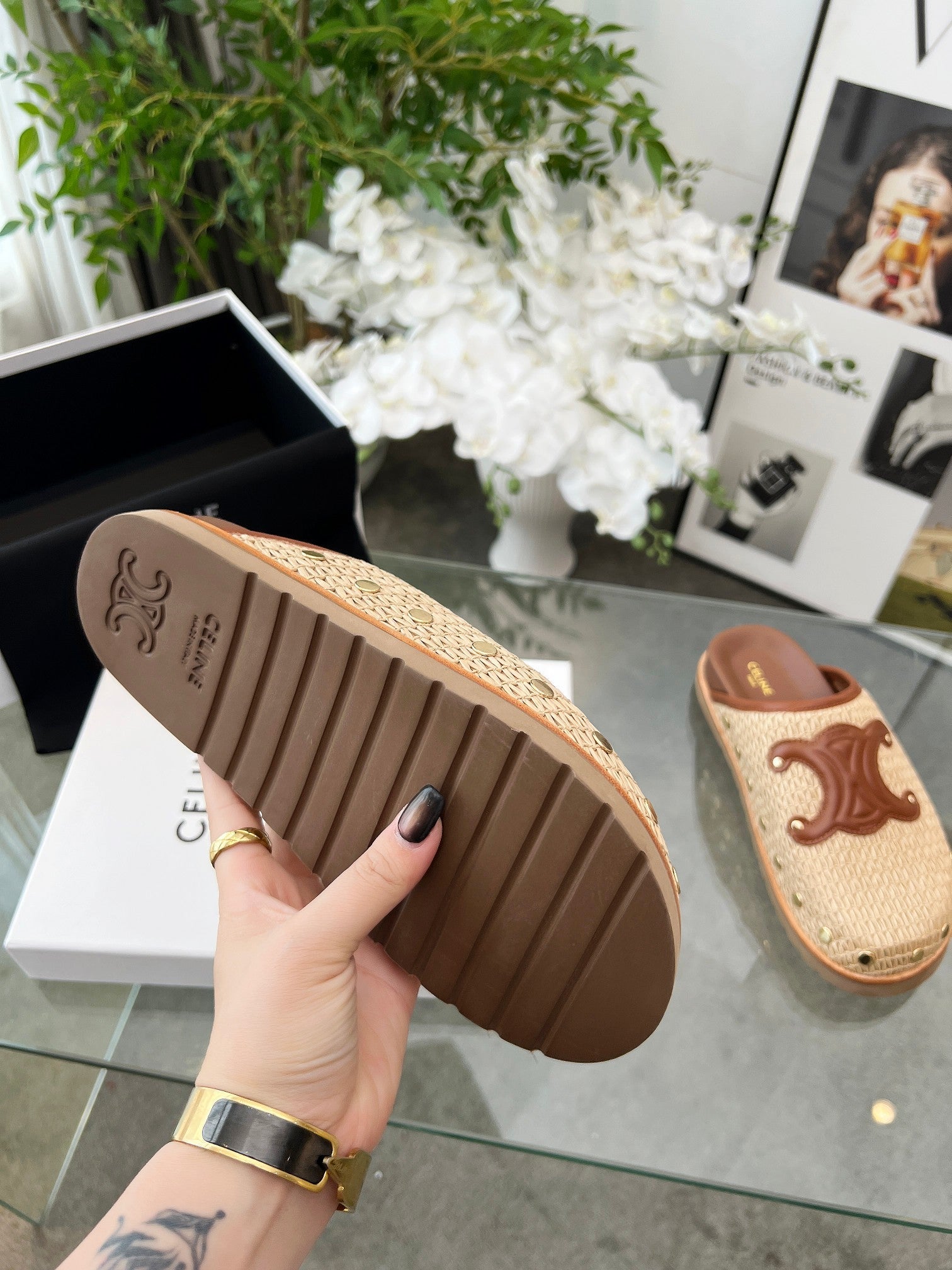 CELINE 26S TRIOMPHE MULES IN BEIGE RAFFIA AND BROWN CALFSKIN